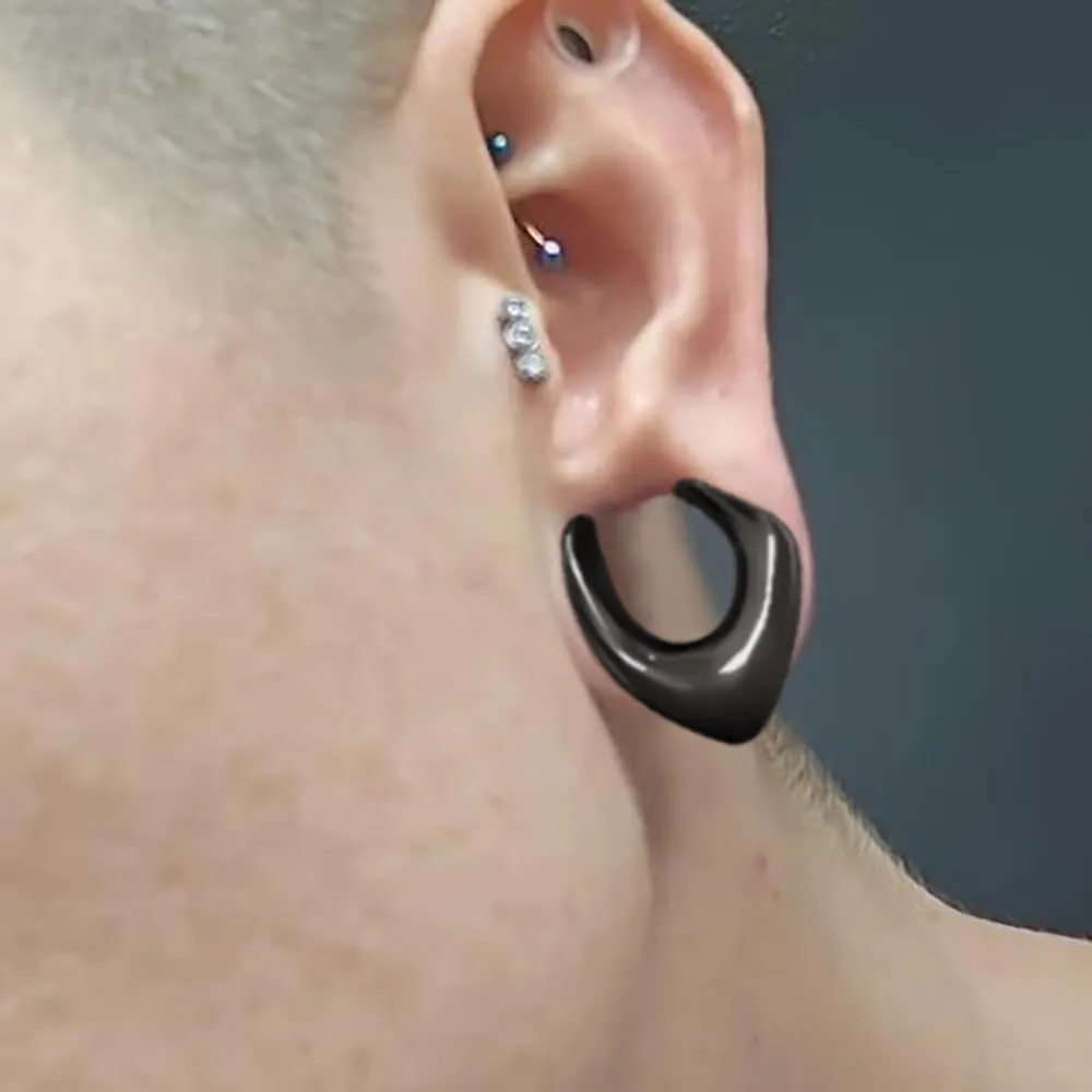 1 Pair Cute saddle gauges Ear Tunnels Plugs 316 Stainless Steel Ear Gauges Weight Saddle Plugs Hypoallergenic expander Piercing Body Jewelry for women and men