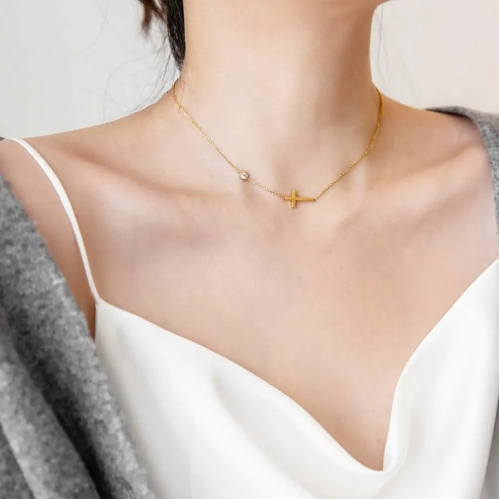 18K Gold Plated Stainless Steel Necklace For Women Chunky Cuban Chain Trendy Dainty Simple Cross Heart Pendant Chain Choker Necklace Non Tarnish Jewelry