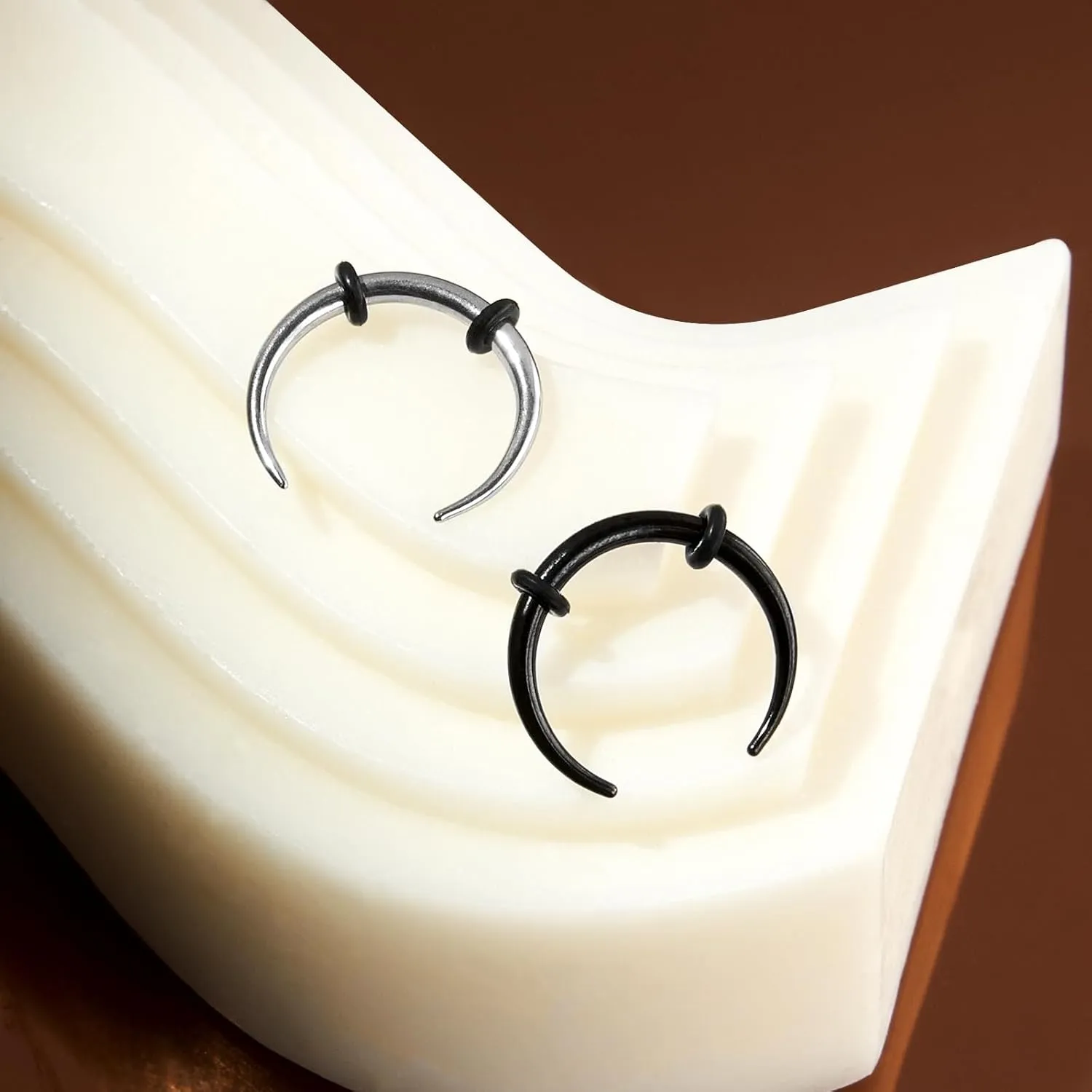 2/4 pcs Stainless Steel Nose Ear Rings Crescent Pincher Septum Taper Rings C Shape Buffalo Horseshoes Hoops Body Piercing Jewelry 10-18G
