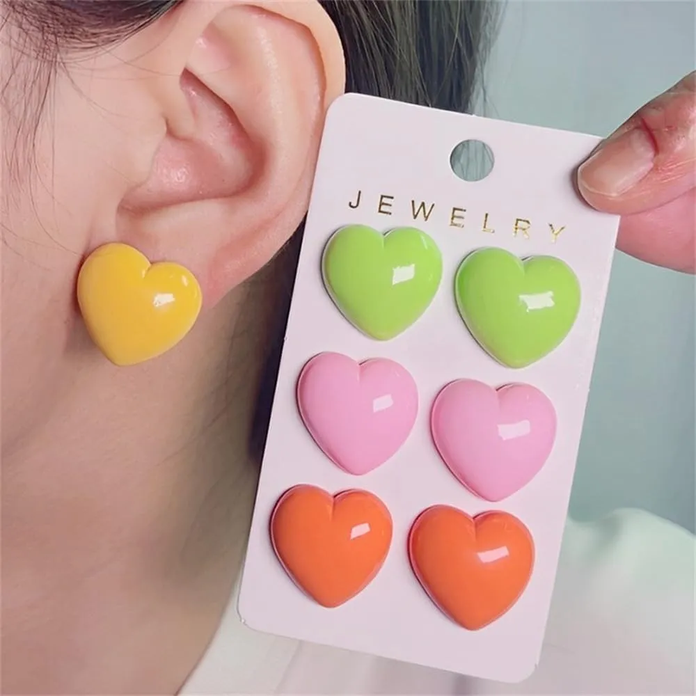 Acrylic Candy Color Heart Stud Earrings for Women Cute 70s 80s Neon Resin Love Heart Shape Earrings Valentine's Day Couple Jewelry Gift-
