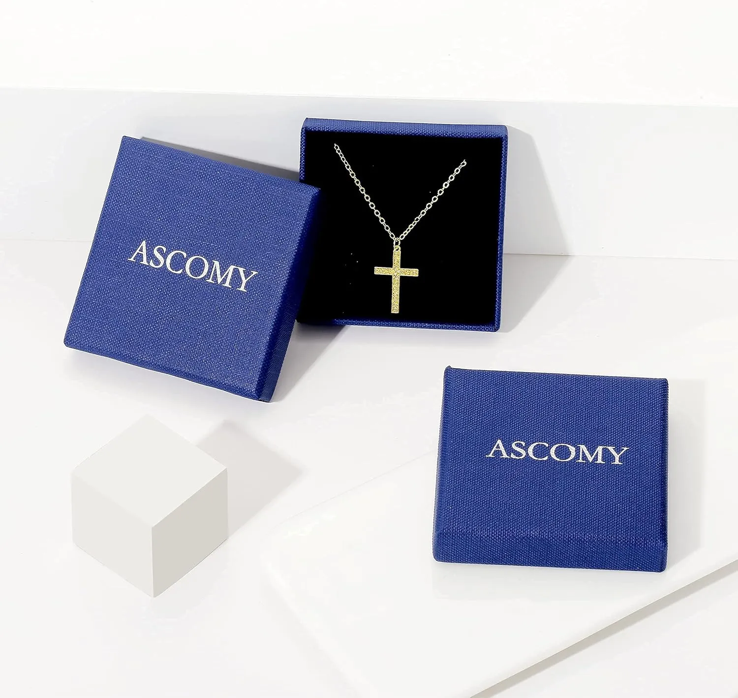 ASCOMY Dainty Pearl Necklaces for Women 14K Gold Plated Chunky Half Pearl Half Chain Toggle Necklace Minimalist Pearl Cuban Paper Clip Toggle Clasp Chain Everyday Jewelry
