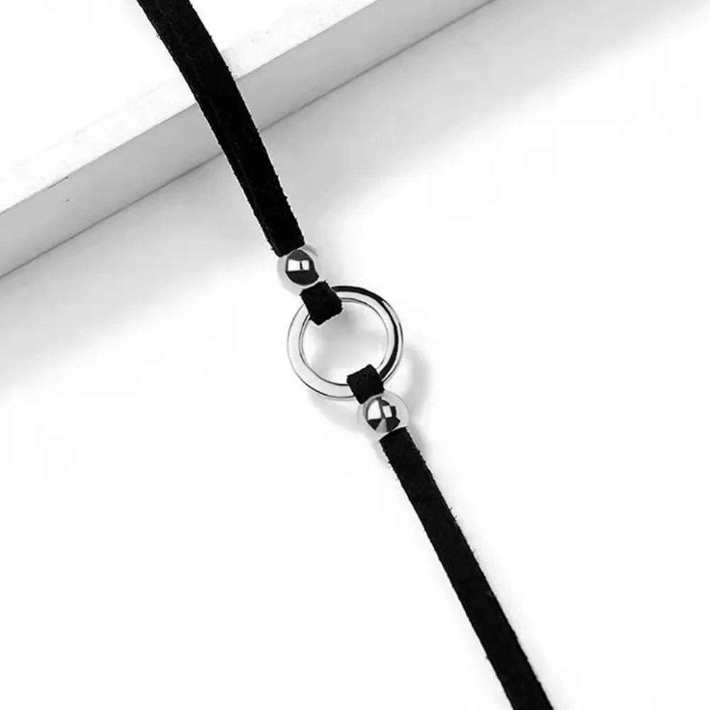 Black Choker Necklaces for Woman Love Heart Choker Necklace Adjustable Velvet Choker Soft Collar Chain Red Heart Necklace Halloween Cosplay Party