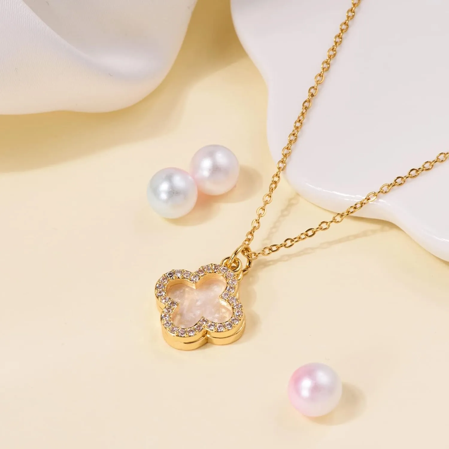 Clover Necklace For Women 14K Gold Plated/Silver Dainty Lucky Clover Pendent Necklace Trendy Four Leaf Clover Necklace Cute Simple Women's Jewelry Gift