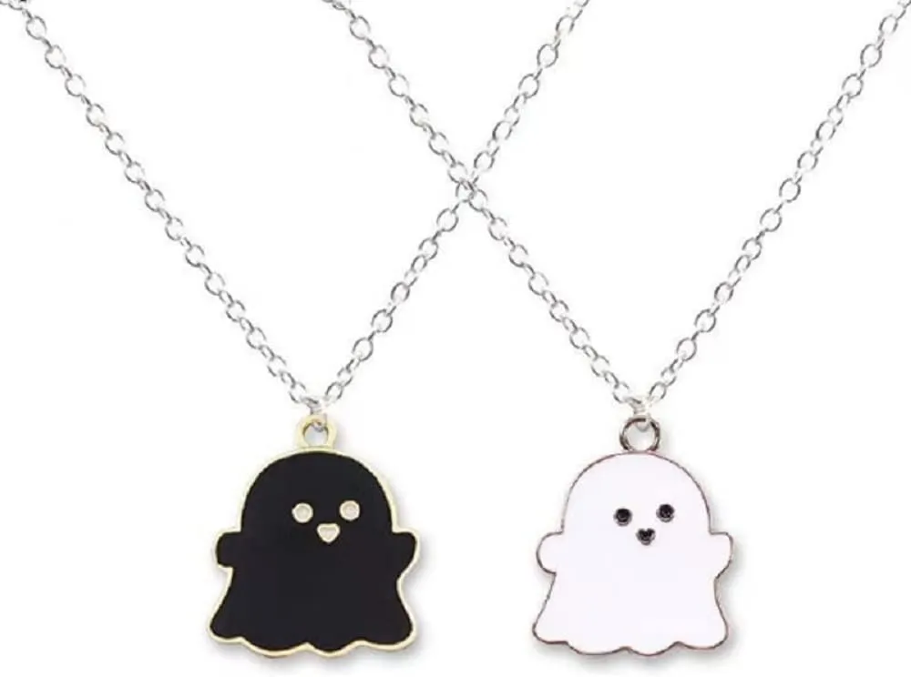 COLORFUL BLING 4 Pcs BFF Couple Cute Black and White Ghost Pendant Necklaces Best Friend Lovely Ghost Pendant Couple Necklace Jewelry Girl Gifts for Women Men