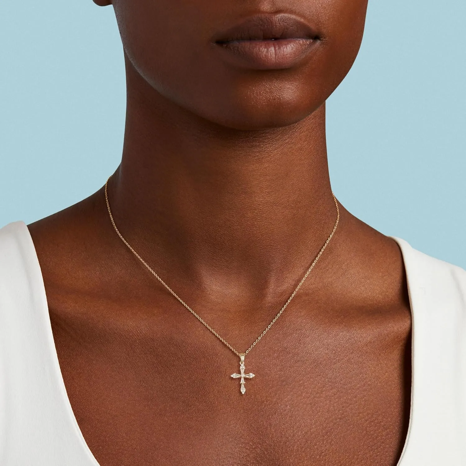 Cross Necklace for Women 14K Gold/Silver Plated Dainty Small Cross Pendant Choker Simple Trendy Cute Cross Charm Chain Necklace Religious Faith Jewelry Gift