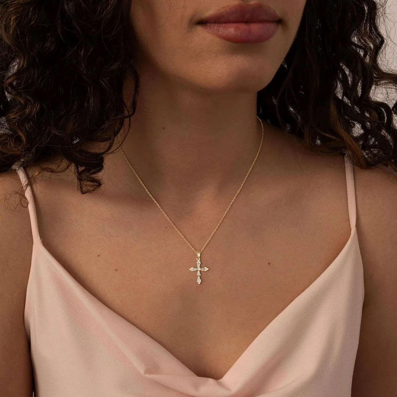 Cross Necklace for Women 14K Gold/Silver Plated Dainty Small Cross Pendant Choker Simple Trendy Cute Cross Charm Chain Necklace Religious Faith Jewelry Gift