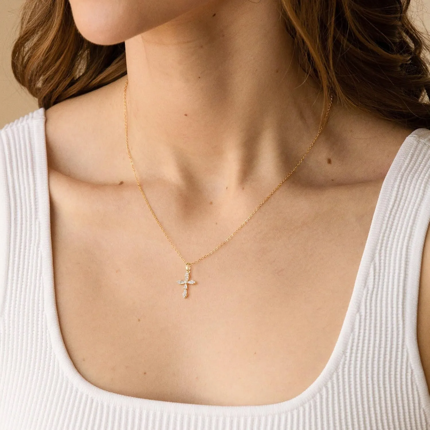 Cross Necklace for Women 14K Gold/Silver Plated Dainty Small Cross Pendant Choker Simple Trendy Cute Cross Charm Chain Necklace Religious Faith Jewelry Gift