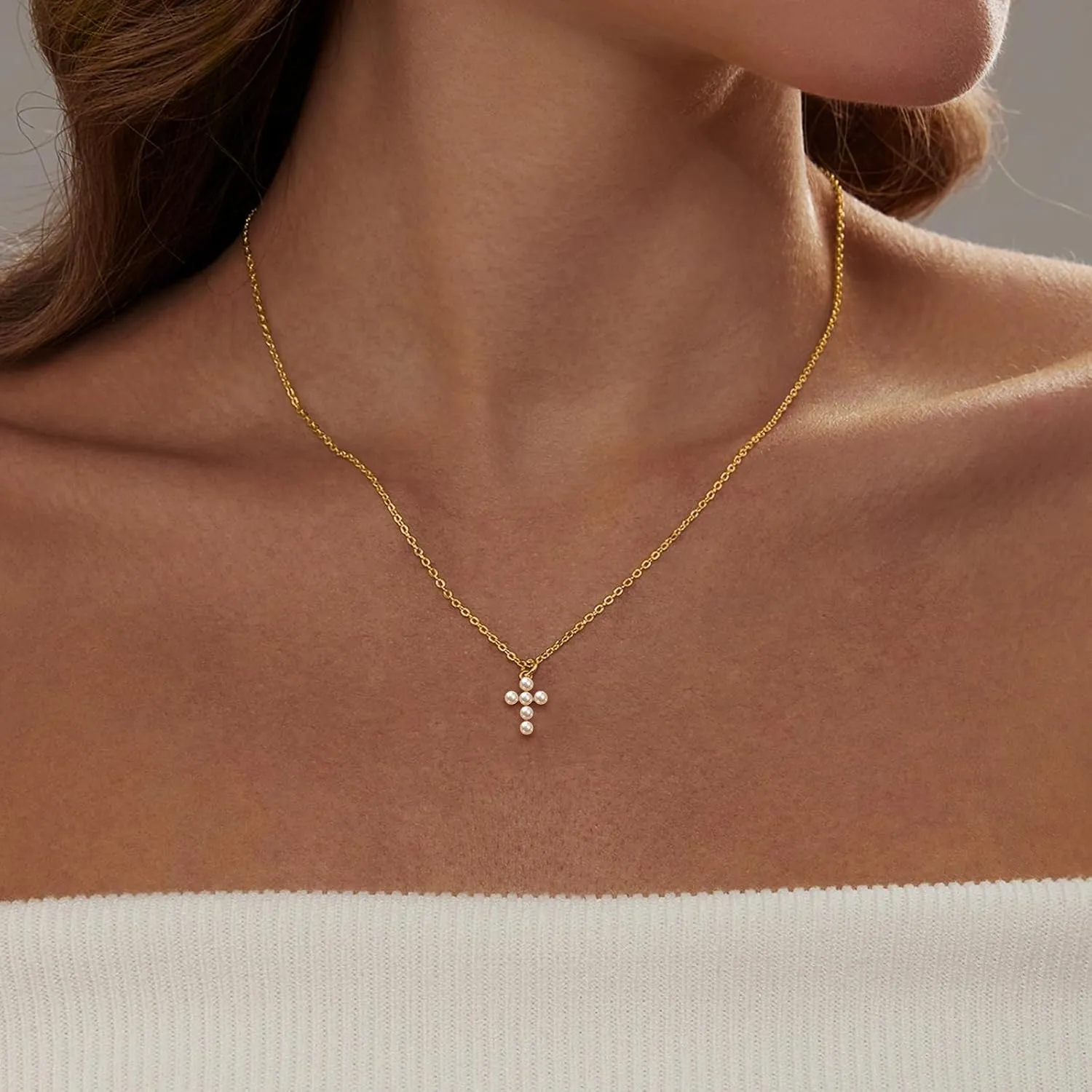Cross Necklace for Women - 18K Gold Plated Cross Pendant Necklace Dainty Simple Gold Cross Necklace Tiny Gold Cross Necklaces for Women Trendy Gold Jewelry for Women Gift