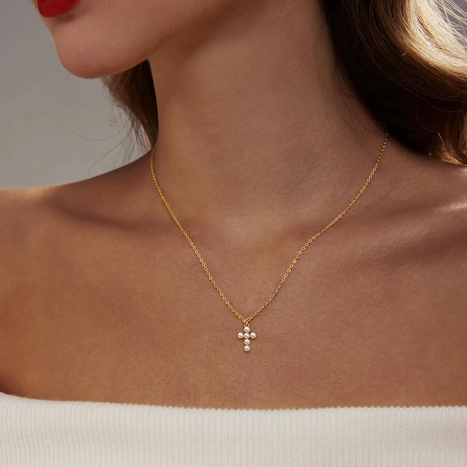 Cross Necklace for Women - 18K Gold Plated Cross Pendant Necklace Dainty Simple Gold Cross Necklace Tiny Gold Cross Necklaces for Women Trendy Gold Jewelry for Women Gift