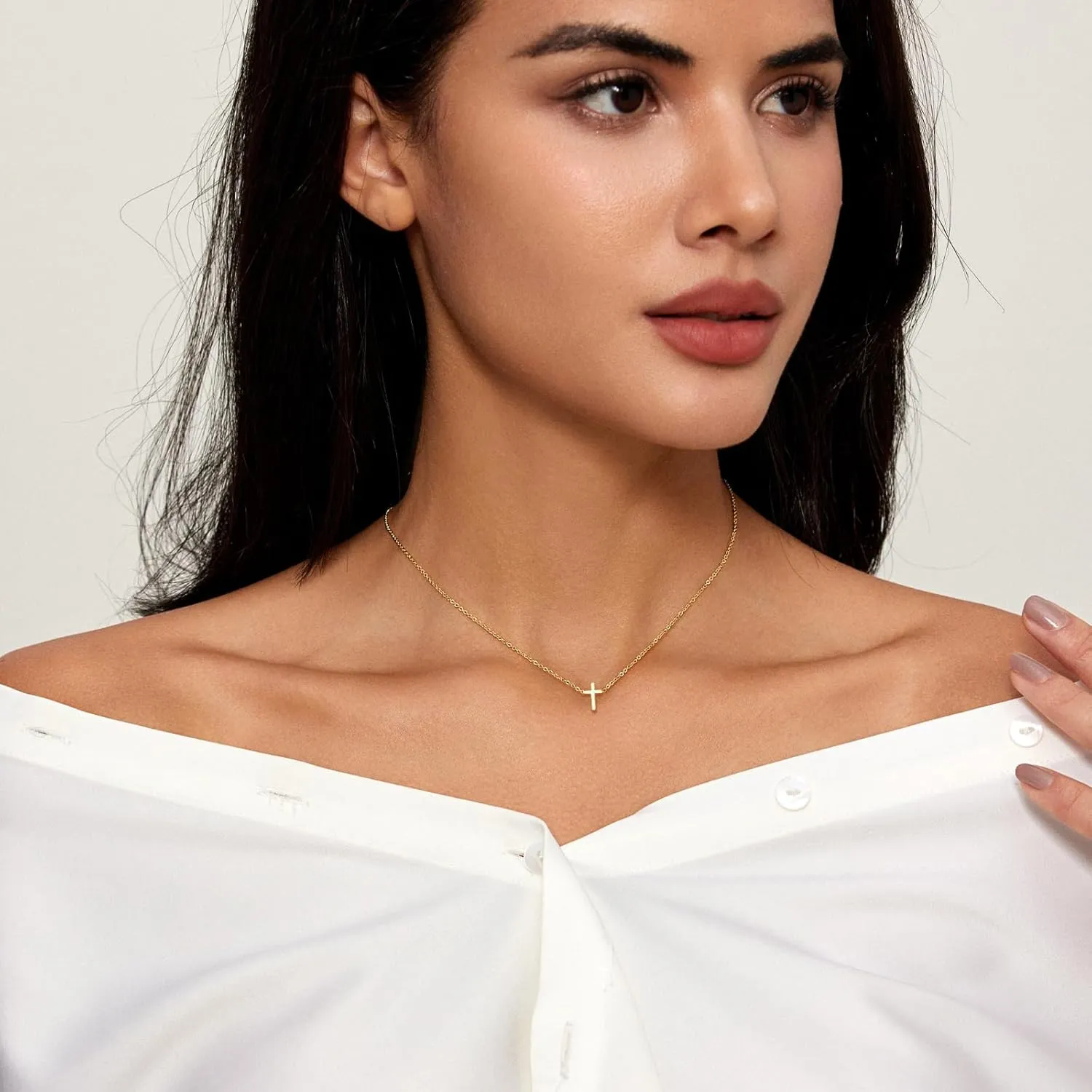Cross Necklace for Women, Dainty 18K Gold Plated Small Cross Pendant Necklace Simple Gold Cross Necklaces for Women Trendy Gold Jewelry for Women Gift
