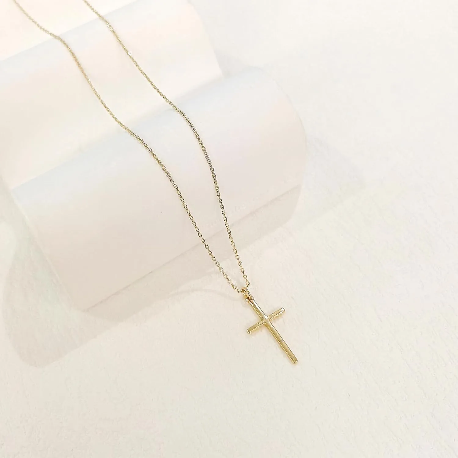 Cross Necklace for Women, Dainty 18K Gold Plated Small Cross Pendant Necklace Simple Gold Cross Necklaces for Women Trendy Gold Jewelry for Women Gift