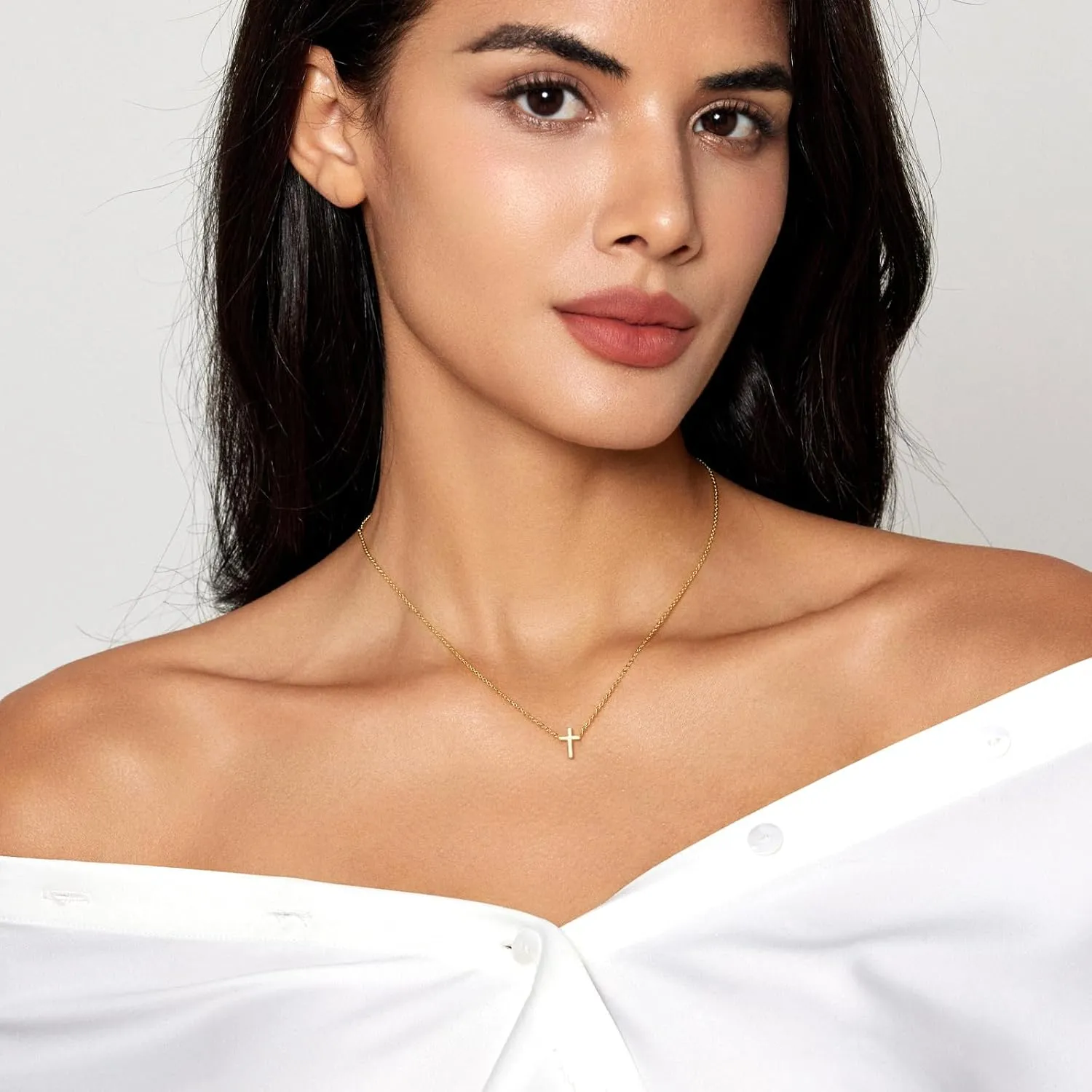 Cross Necklace for Women, Dainty 18K Gold Plated Small Cross Pendant Necklace Simple Gold Cross Necklaces for Women Trendy Gold Jewelry for Women Gift