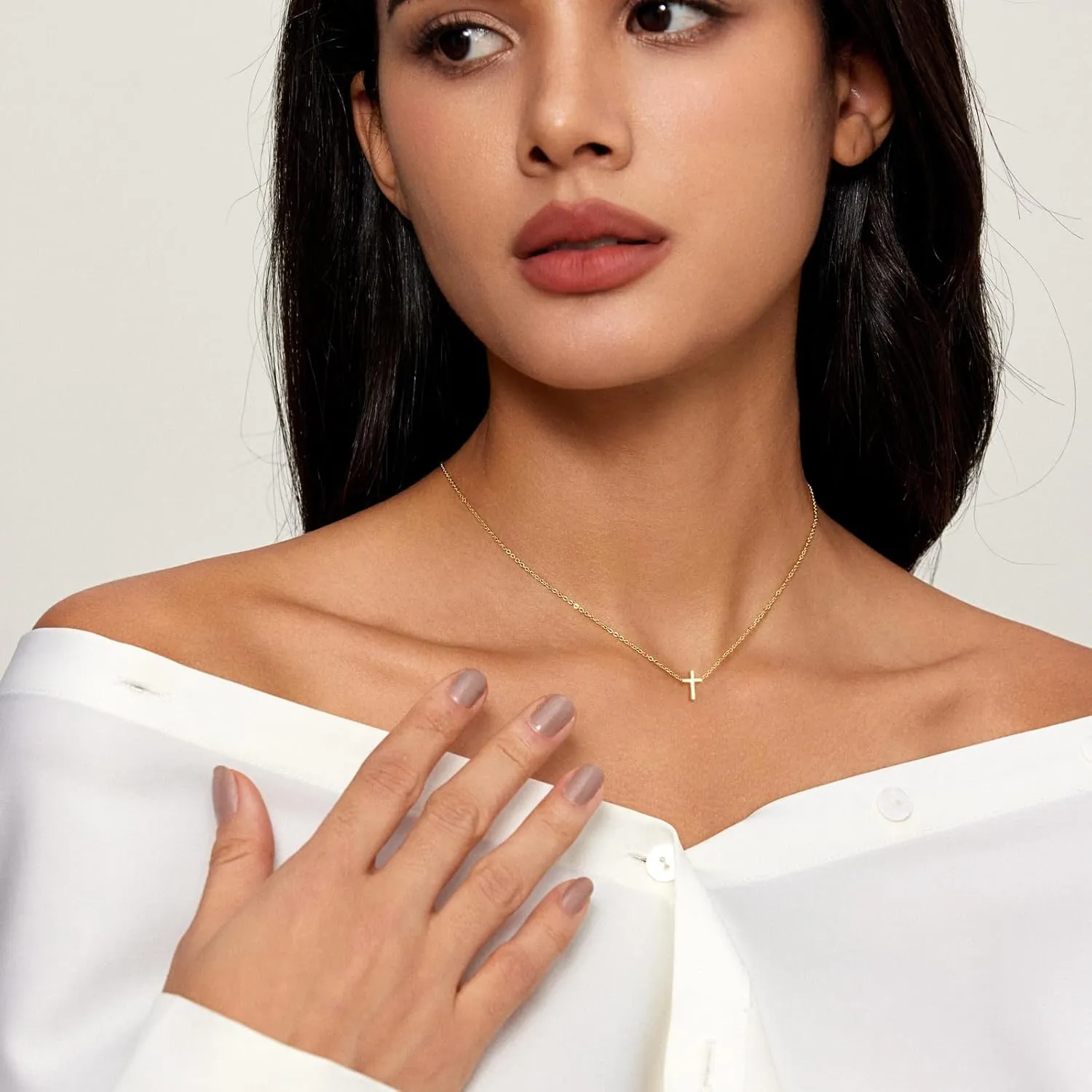 Cross Necklace for Women, Dainty 18K Gold Plated Small Cross Pendant Necklace Simple Gold Cross Necklaces for Women Trendy Gold Jewelry for Women Gift