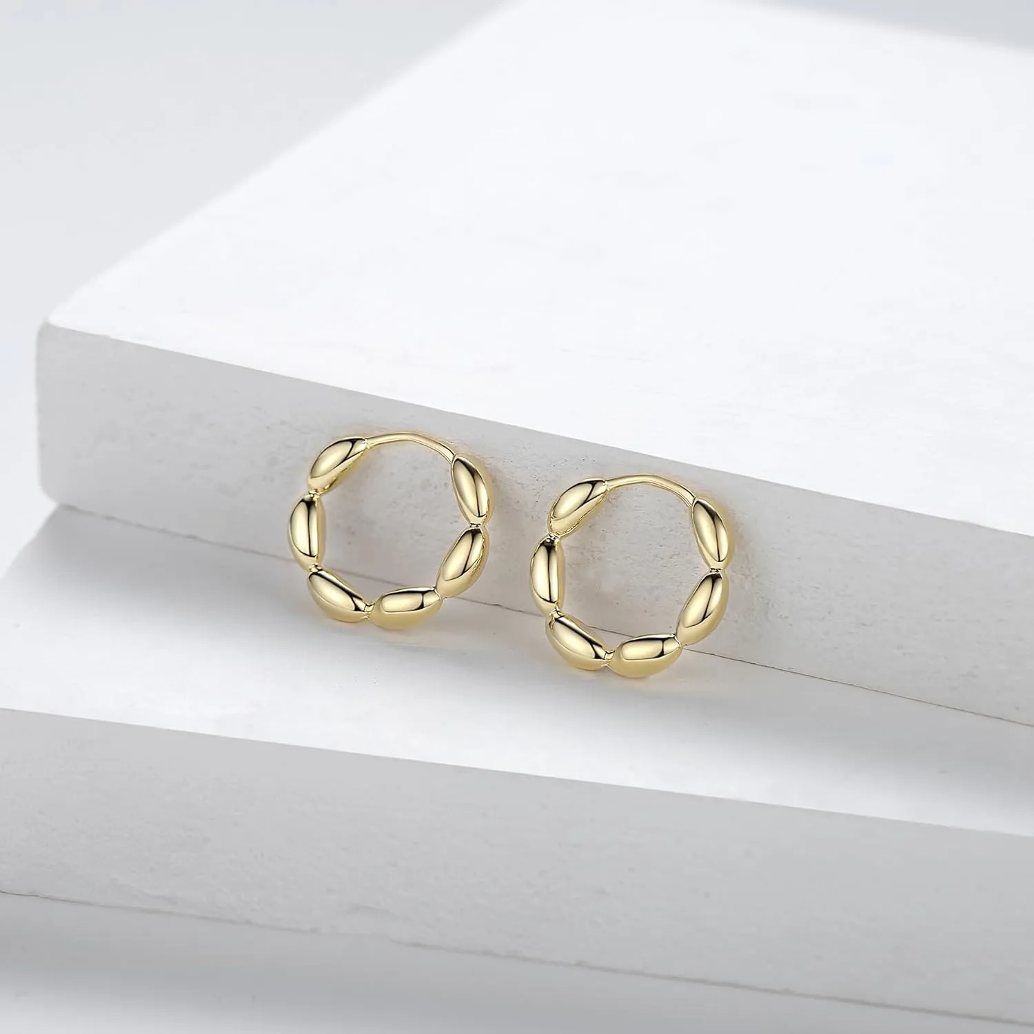 DAILY VIBES Small Gold Chunky Hoop Earrings for Women 14K Gold Plated 925 Sterling Silver Post Oval Huggie Hoop Earrings for Women Dainty Thick Gold Hoops