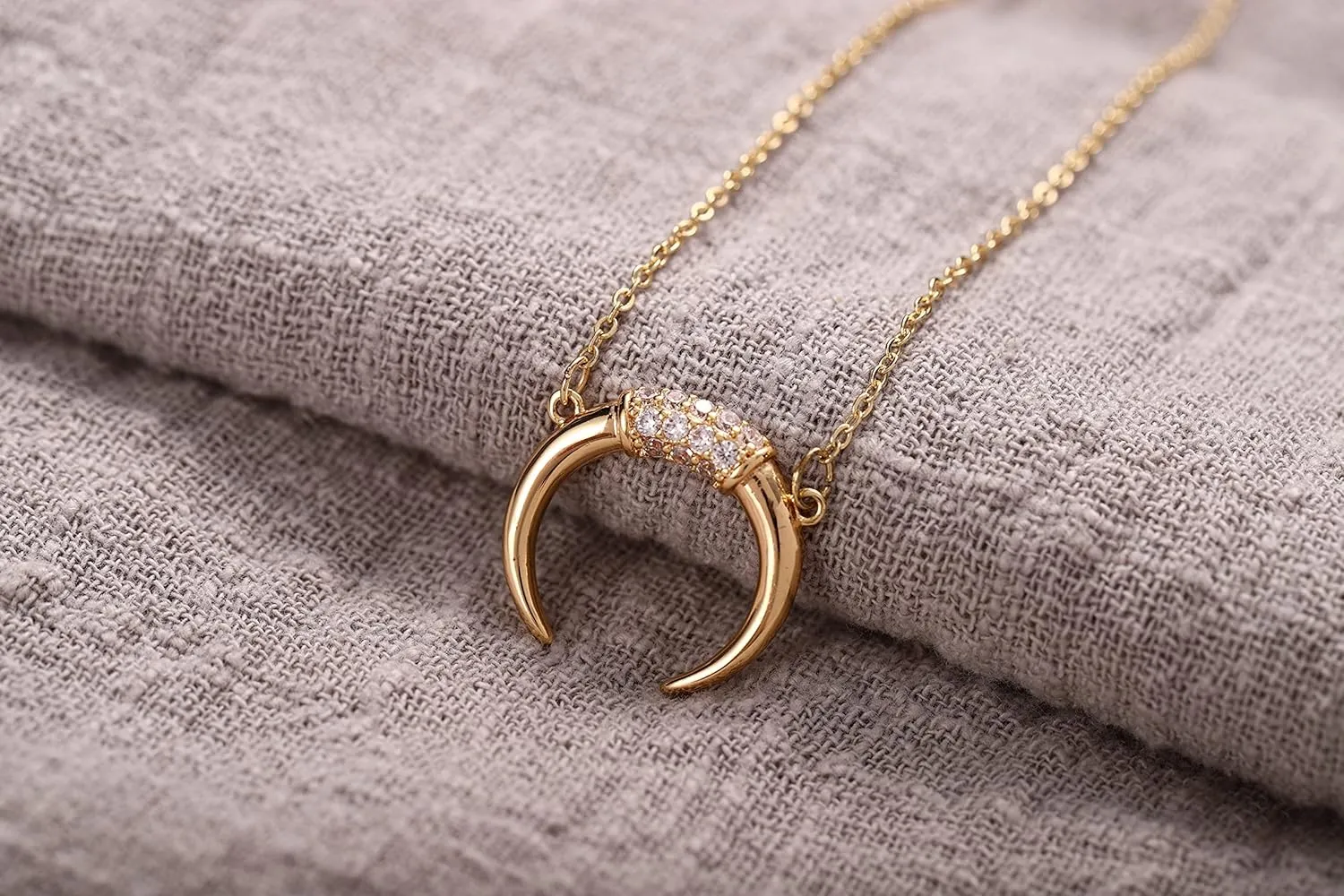 Dainty Gold Necklace for Women 14K Gold Plated Engraved Medallison Coin Pendant Necklaces Link Chain Bohemian Necklace Adjustable Simple Choker Necklace for Women Jewelry