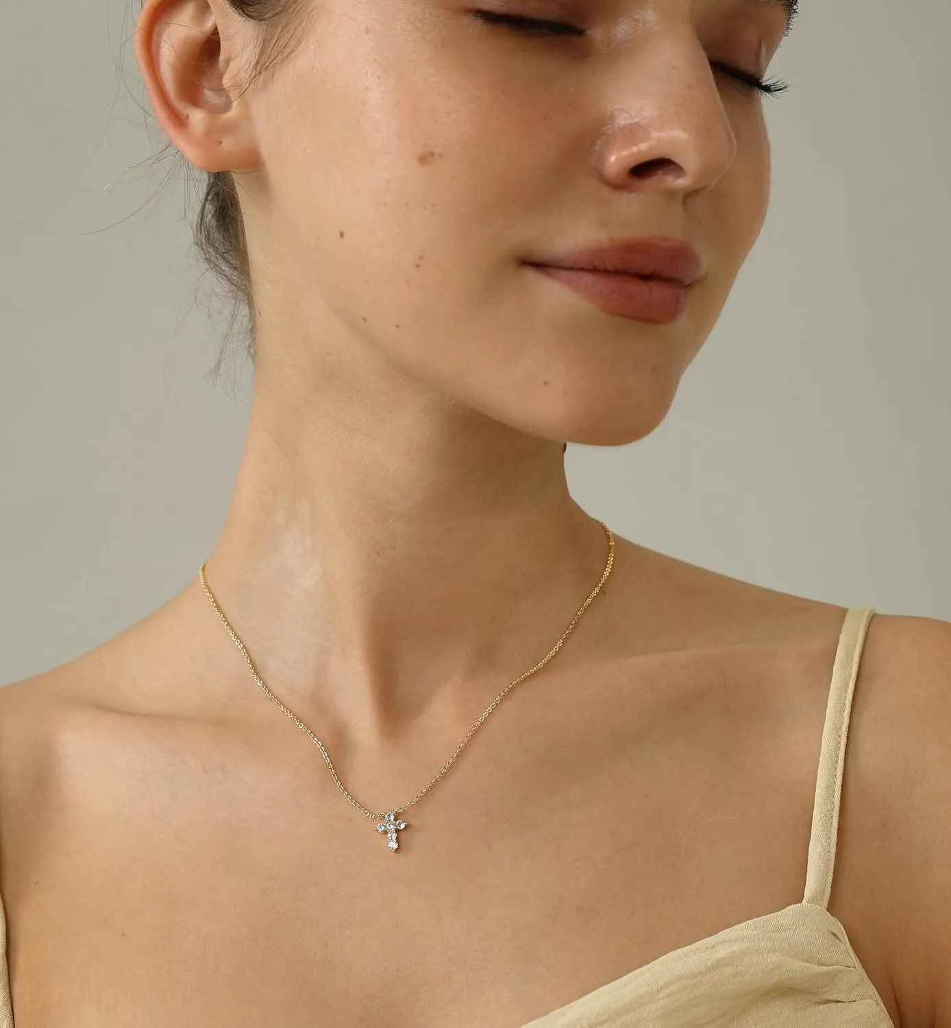 Dainty Gold Necklace for Women, Gold Cross necklace 14K Gold Plated Paperclip Pendant Necklace Cute Gold CZ Heart Pendant Necklace Simple Gold Choker Necklaces for Women Gold Jewelry Gifts