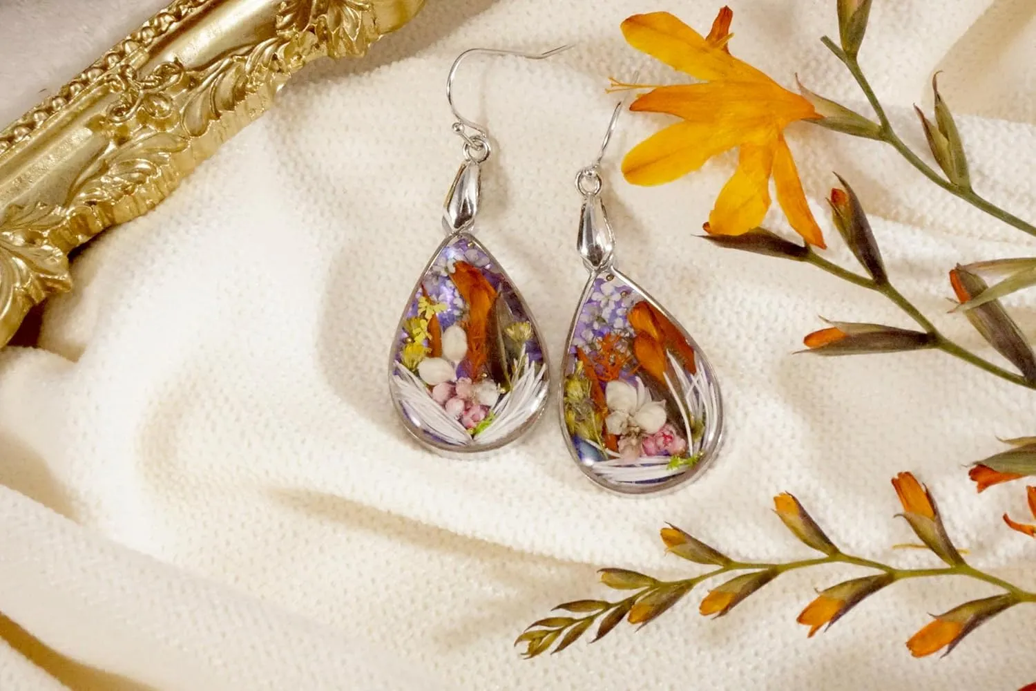Dried Flower Teardrop Handmade Natural Dry Pressed Real Flower Drop Earrings.