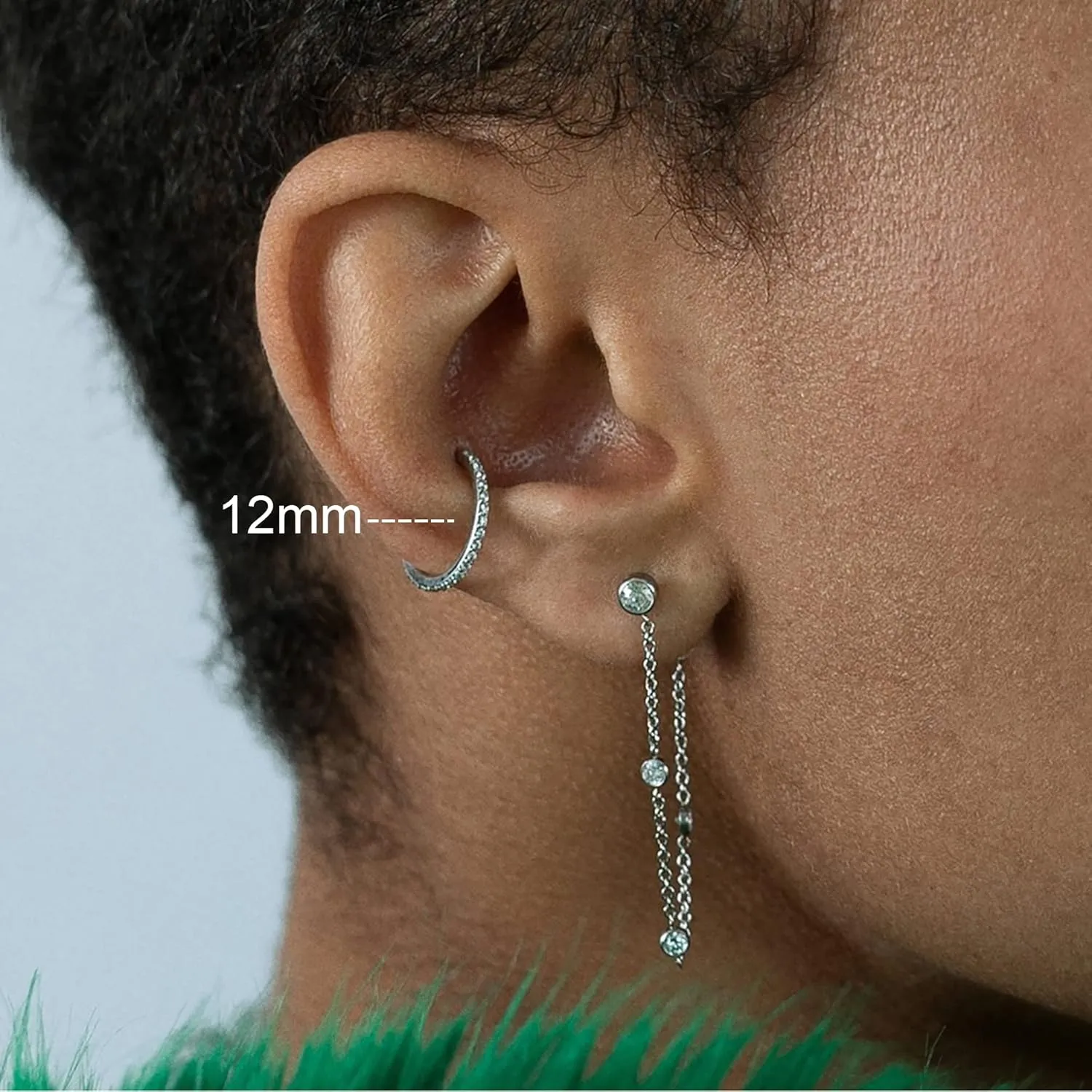 FINE4U ASTM F136 Titanium Hoop Piercing Jewelry 16G 18G 6mm 8mm 10mm 11mm 12mm - Hypoallergenic Hinged Clicker for Septum, Cartilage, Conch, Helix, Rook, Tragus, Daith