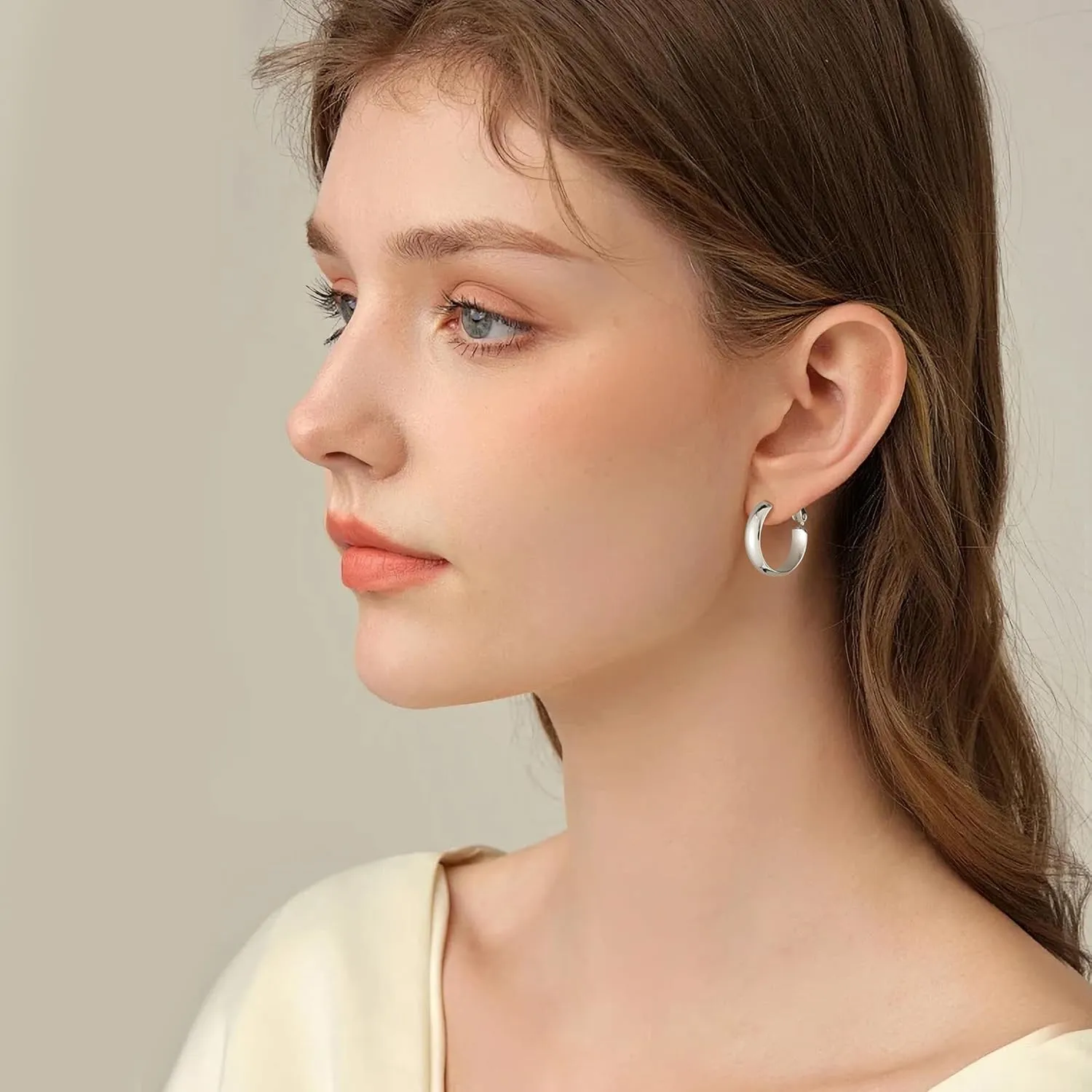 Gacimy Gold Hoop Earrings for Women, 14k Real Gold Plated with 925 Sterling Silver Post, Hypoallergenic Lightweight Thick Hoops Earrings for Women Trendy