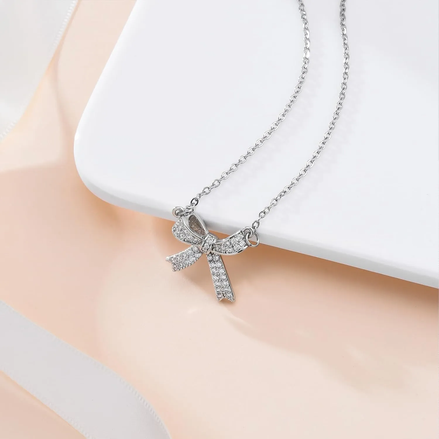 Gold Bow Necklace Women Bow Jewelry Ribbon Pendant Necklace Dainty Rhinestone Bow Tie Choker Necklace Gift