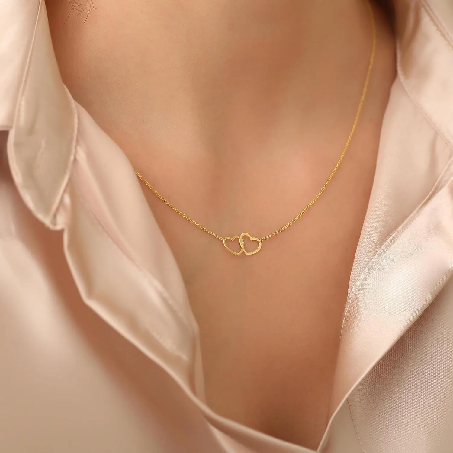 Gold Heart Necklace for Women Girls - 18K Gold Plated Heart Pendant Necklaces Simple Gold Necklace Jewelry for Women Teen Girls Trendy Gifts