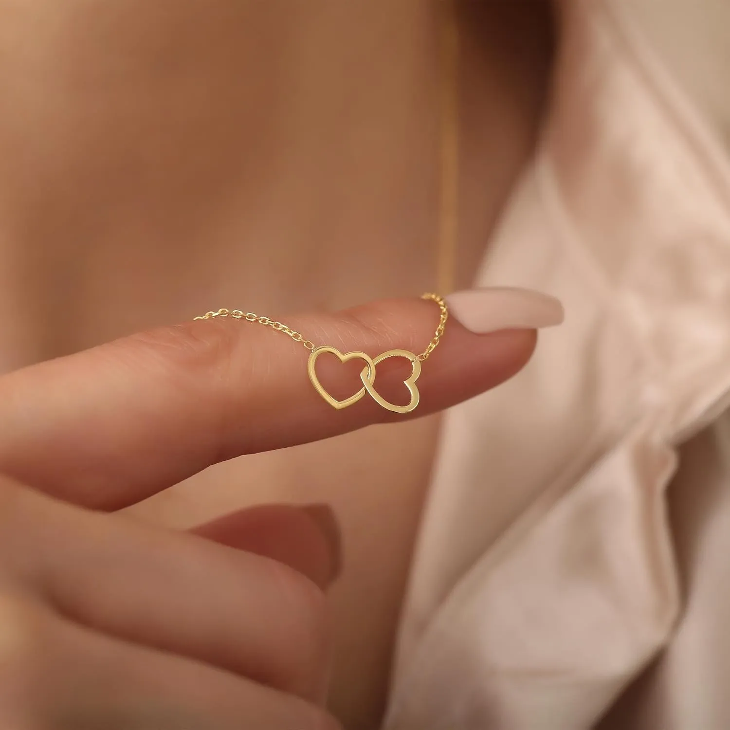 Gold Heart Necklace for Women Girls - 18K Gold Plated Heart Pendant Necklaces Simple Gold Necklace Jewelry for Women Teen Girls Trendy Gifts