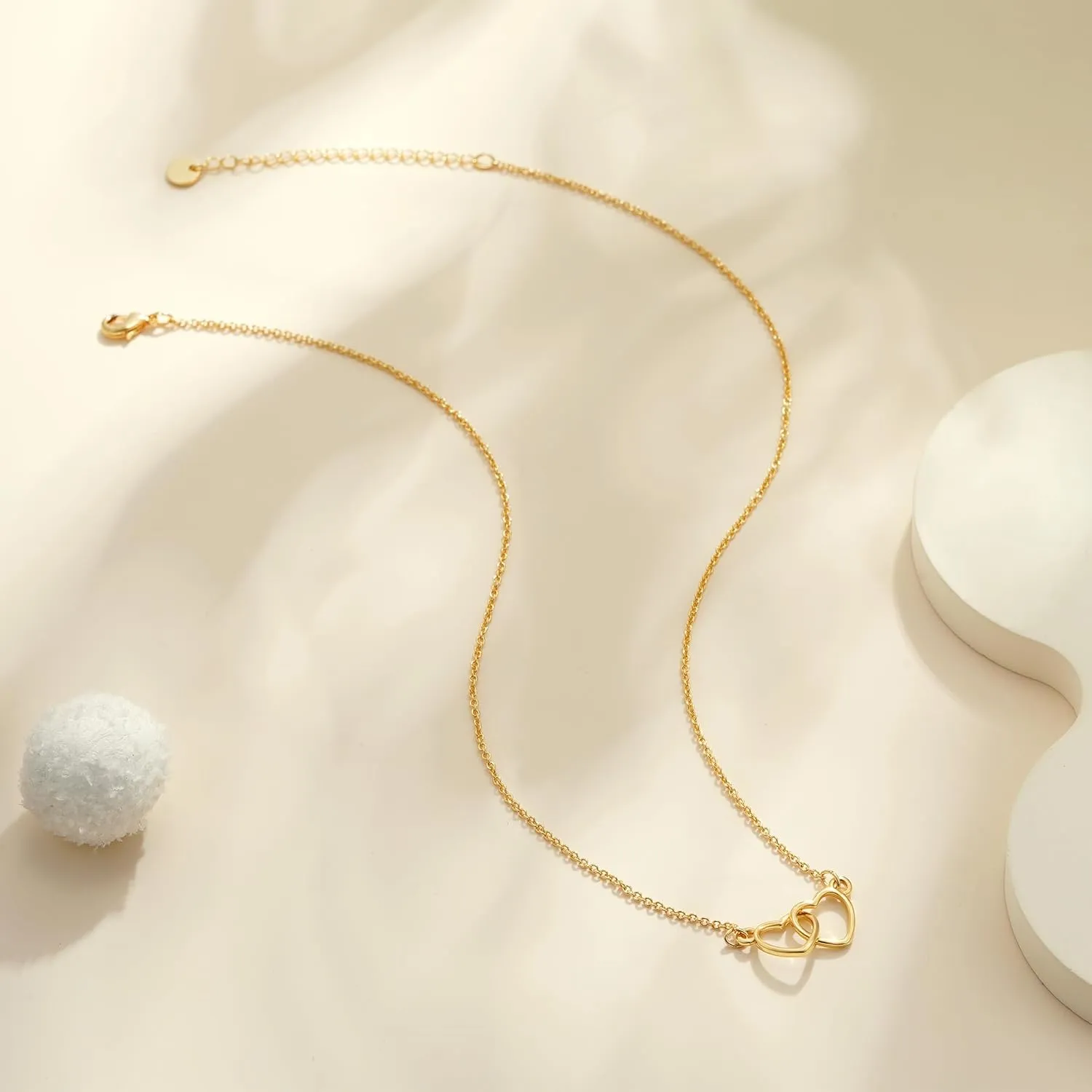 Gold Heart Necklace for Women Girls - 18K Gold Plated Heart Pendant Necklaces Simple Gold Necklace Jewelry for Women Teen Girls Trendy Gifts
