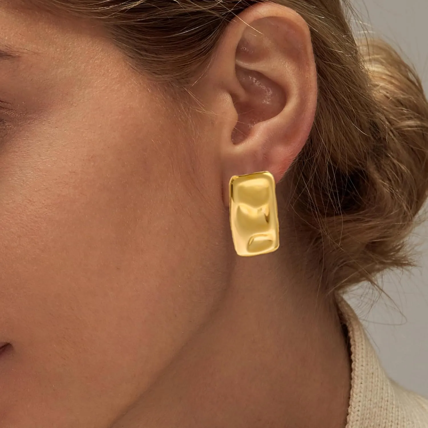 Gold Hoop Earrings for Women,Dainty Chunky Gold Earrings 14k Gold Plated Hypoallergenic Claw CZ Huggie Earrings Small Hoop Earrings for Women Trendy Simple Hoop Earrings Gold Jewelry Gifts