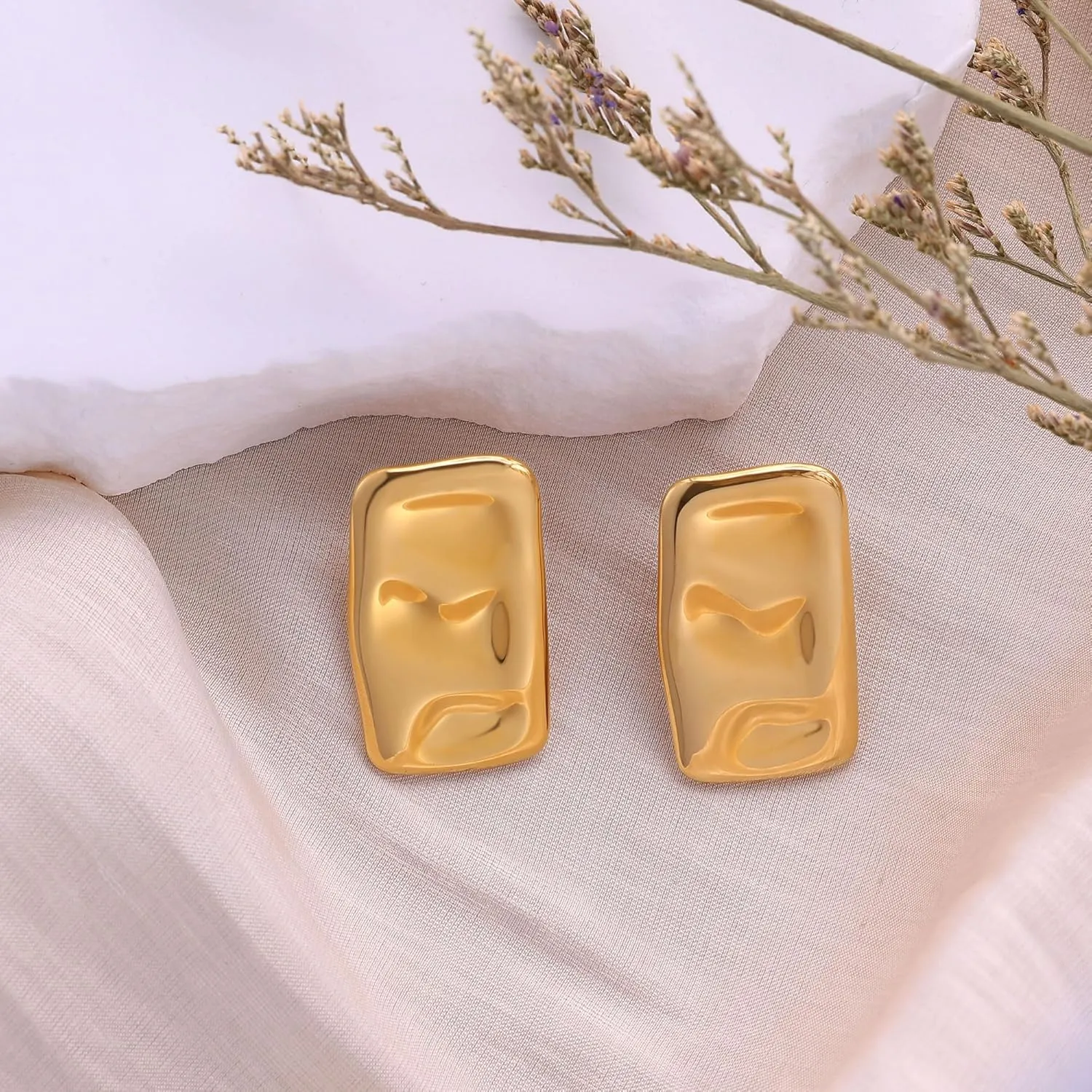 Gold Hoop Earrings for Women,Dainty Chunky Gold Earrings 14k Gold Plated Hypoallergenic Claw CZ Huggie Earrings Small Hoop Earrings for Women Trendy Simple Hoop Earrings Gold Jewelry Gifts