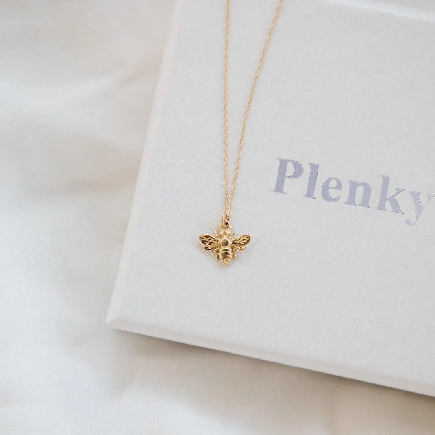 Gold Necklace for Women- Bee Necklace Simple Hummingbird Necklace Infinity Pendant Necklace Jewelry for Girls