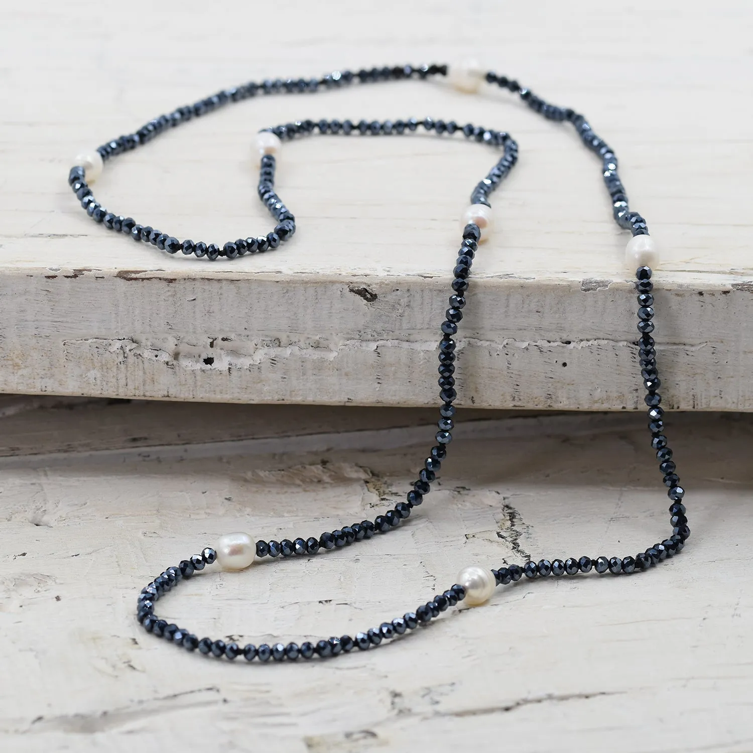 Hemetite long cut glass necklace with 7 natural pearls