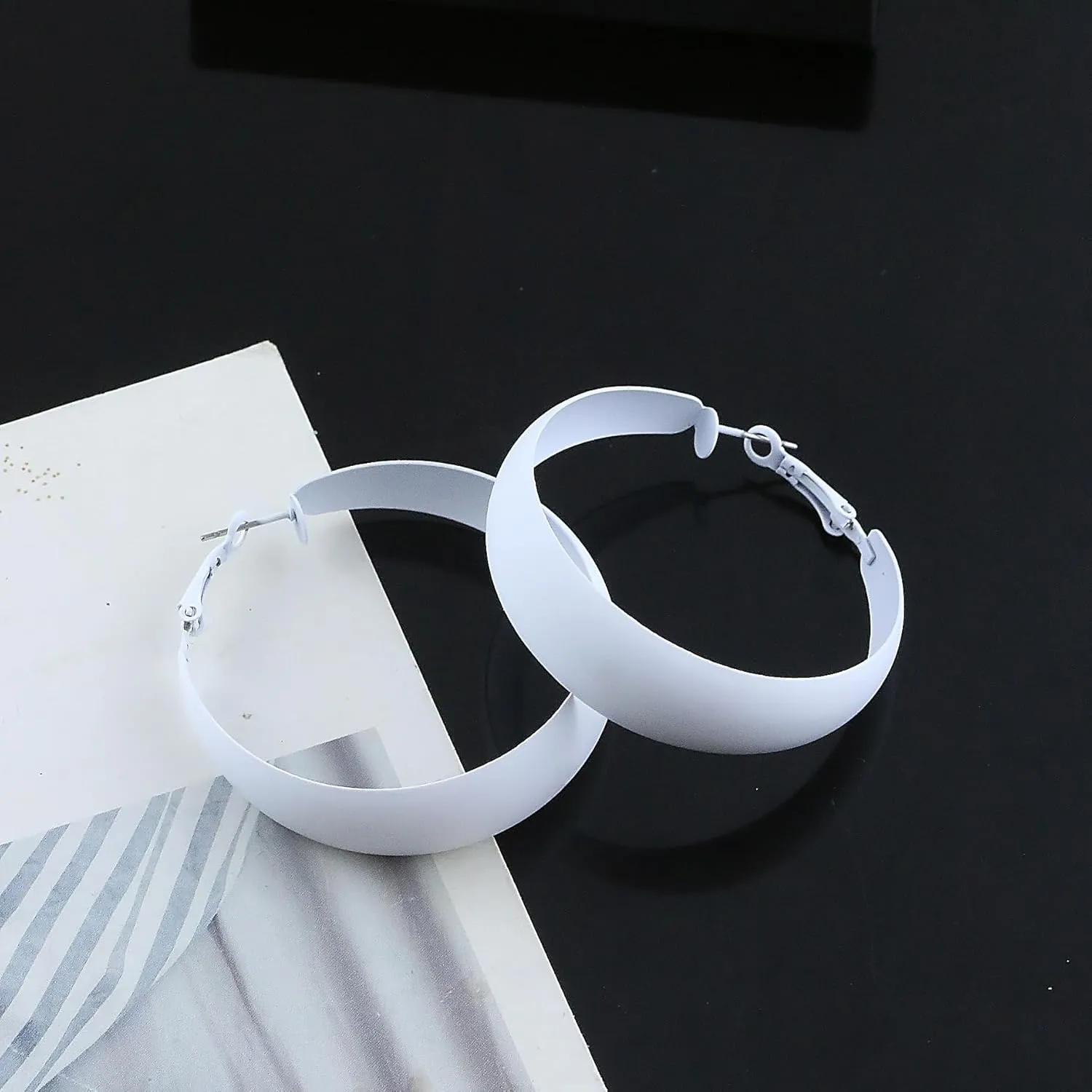 Hoop Earrings for Women Exaggerated Hoops Earring 80s 90s Statement Hoop Earrings Lightweight Anti-Allergy Oversized Hoops Earring for Women