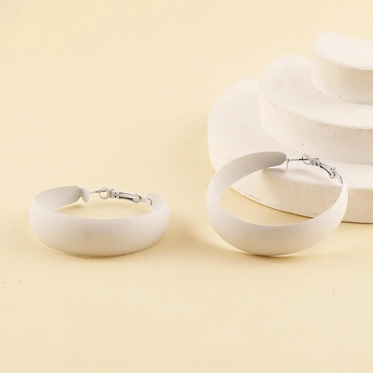 Hoop Earrings for Women Exaggerated Hoops Earring 80s 90s Statement Hoop Earrings Lightweight Anti-Allergy Oversized Hoops Earring for Women