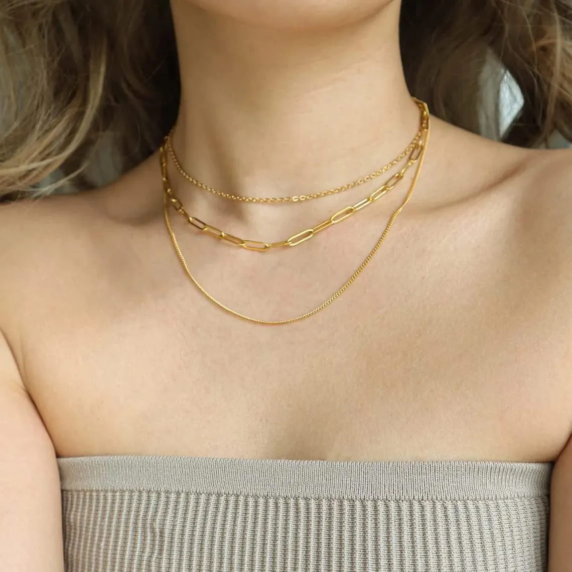 Layered Necklace for Women 14K Gold Silver Plated Dainty Choker Necklace Set Hammered Disc Coin Pearl Bar Pendant Simple Long Layering Chain Necklaces Trendy Jewelry Gifts for Women