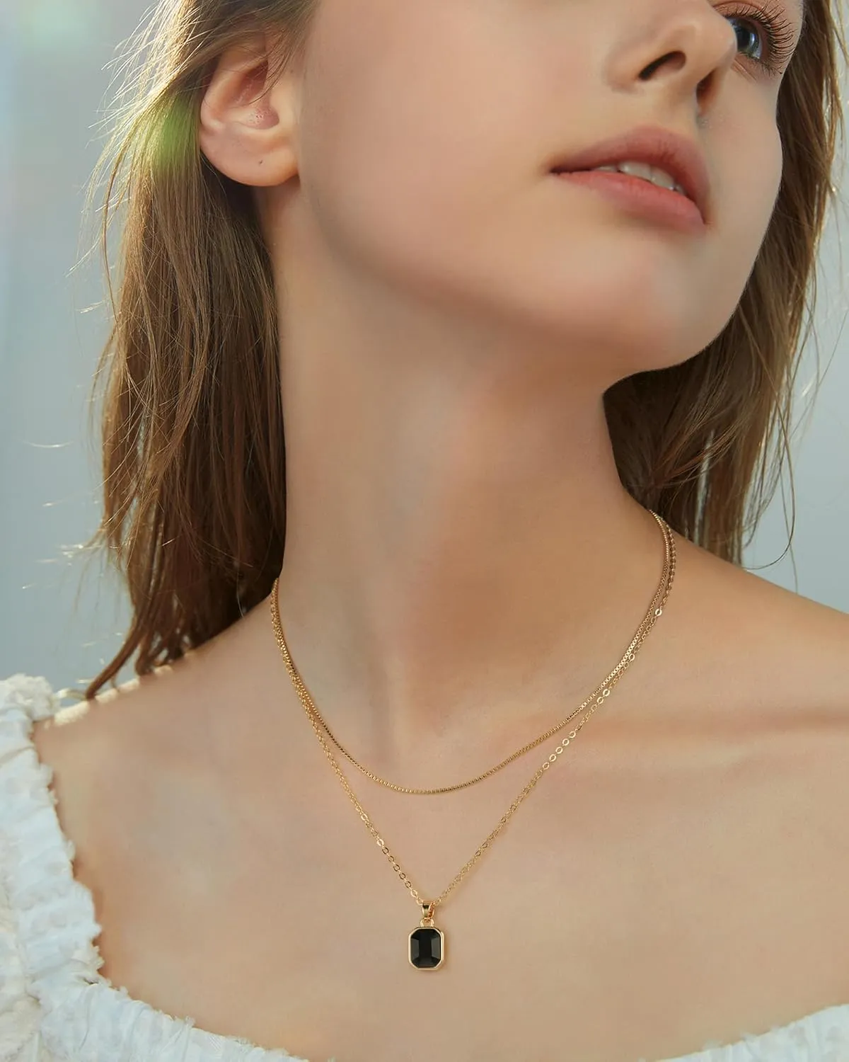 Lourny Gold Layered Crystal Necklace for Women, 18K Gold Plated Choker Emerald Green Dainty Chain Trendy Statement Necklace Jewelry for Women Gifts