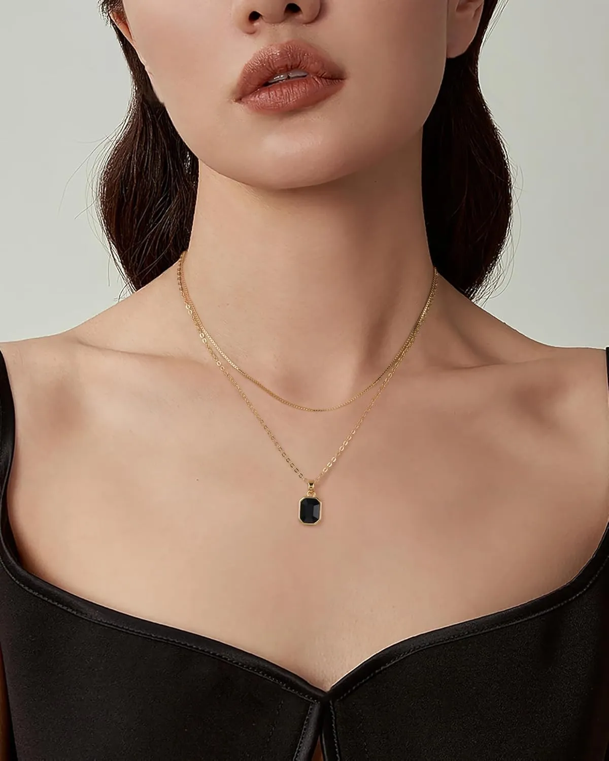 Lourny Gold Layered Crystal Necklace for Women, 18K Gold Plated Choker Emerald Green Dainty Chain Trendy Statement Necklace Jewelry for Women Gifts