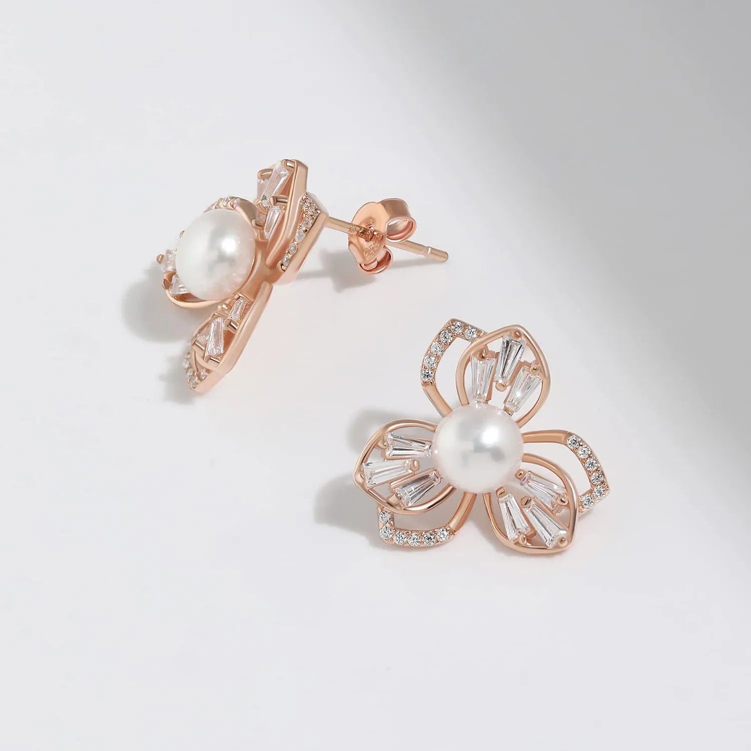 Pearl Earrings for Women Fresh Water Pearls Diamond Flower Stud Earrings Rose Gold Stud Earrings Cute Flower Stud Earrings Girls Gifts (Gold)