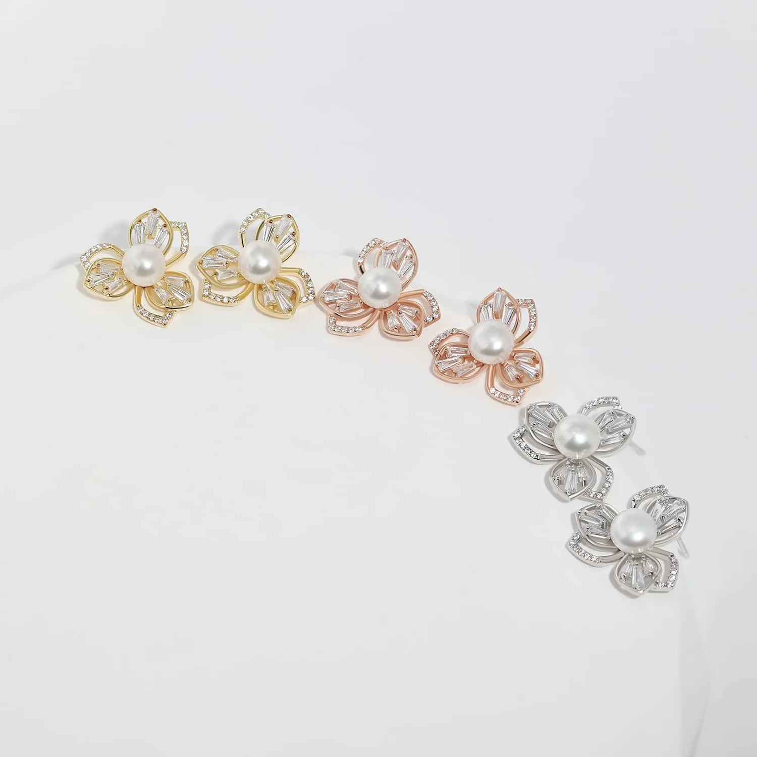 Pearl Earrings for Women Fresh Water Pearls Diamond Flower Stud Earrings Rose Gold Stud Earrings Cute Flower Stud Earrings Girls Gifts (Gold)