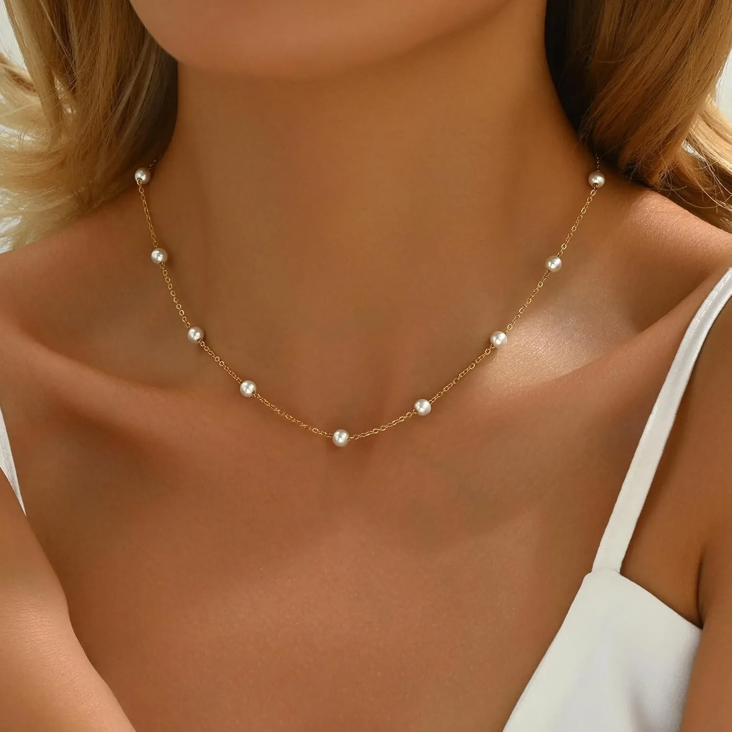 Pearl Necklaces for Women 18K Gold Plated Pearl Choker Necklace Dainty Pearl Pendant Necklace Simple Small Pearl Bridesmaid Wedding Jewelry Gift