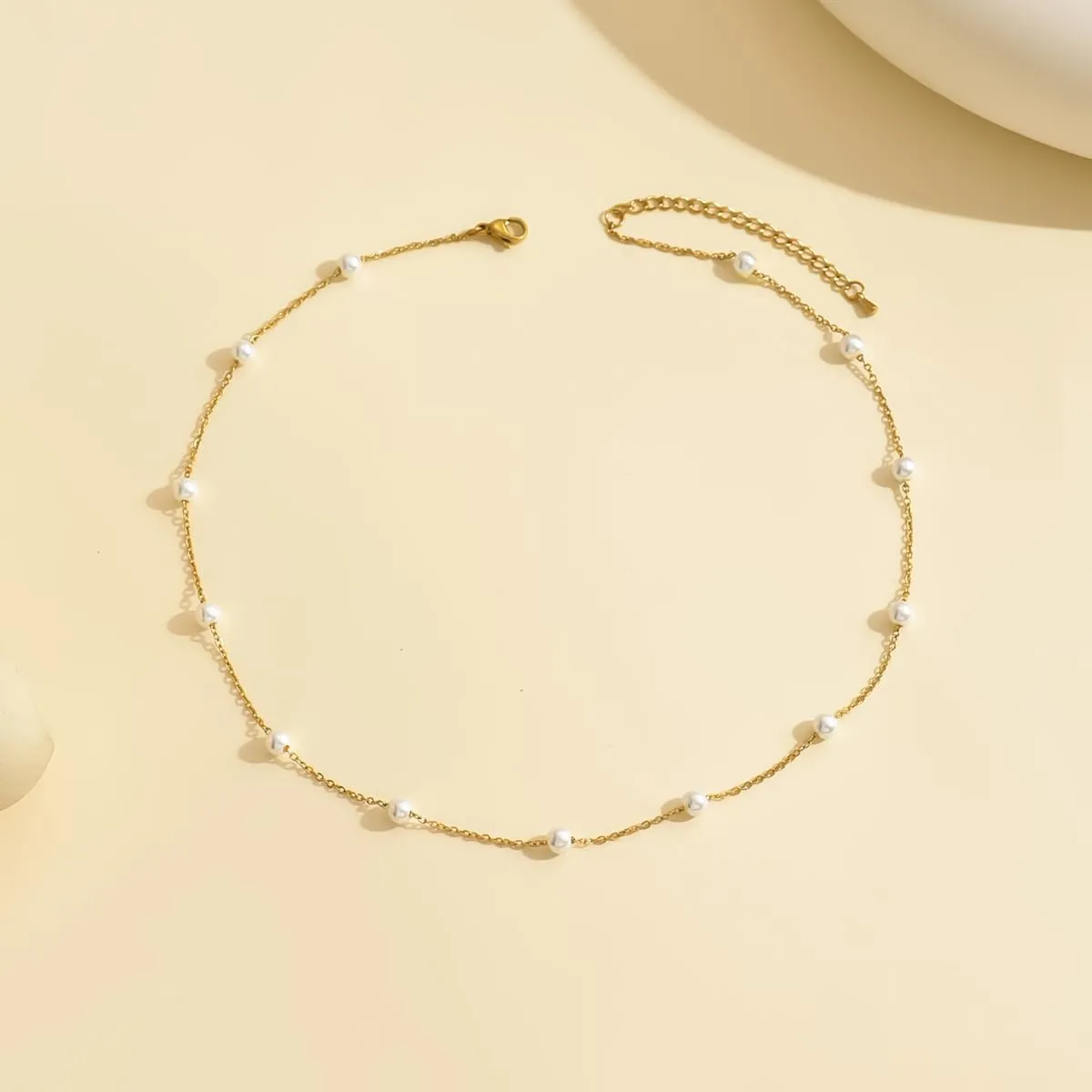 Pearl Necklaces for Women 18K Gold Plated Pearl Choker Necklace Dainty Pearl Pendant Necklace Simple Small Pearl Bridesmaid Wedding Jewelry Gift