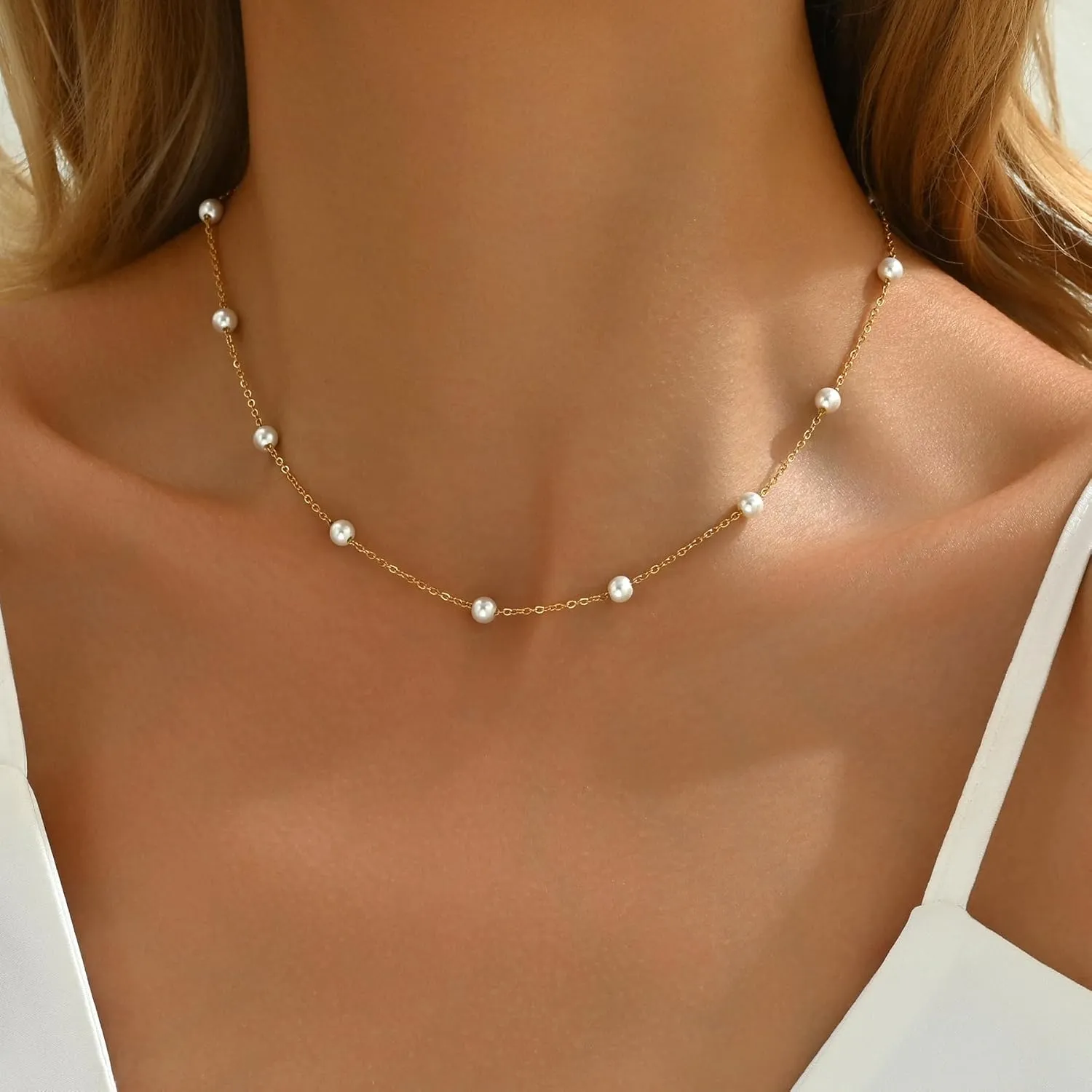 Pearl Necklaces for Women 18K Gold Plated Pearl Choker Necklace Dainty Pearl Pendant Necklace Simple Small Pearl Bridesmaid Wedding Jewelry Gift