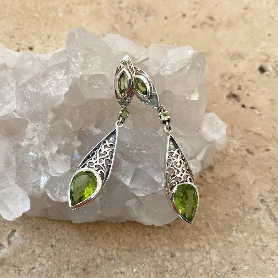 Peridot Decorative Stud Earrings -Fern