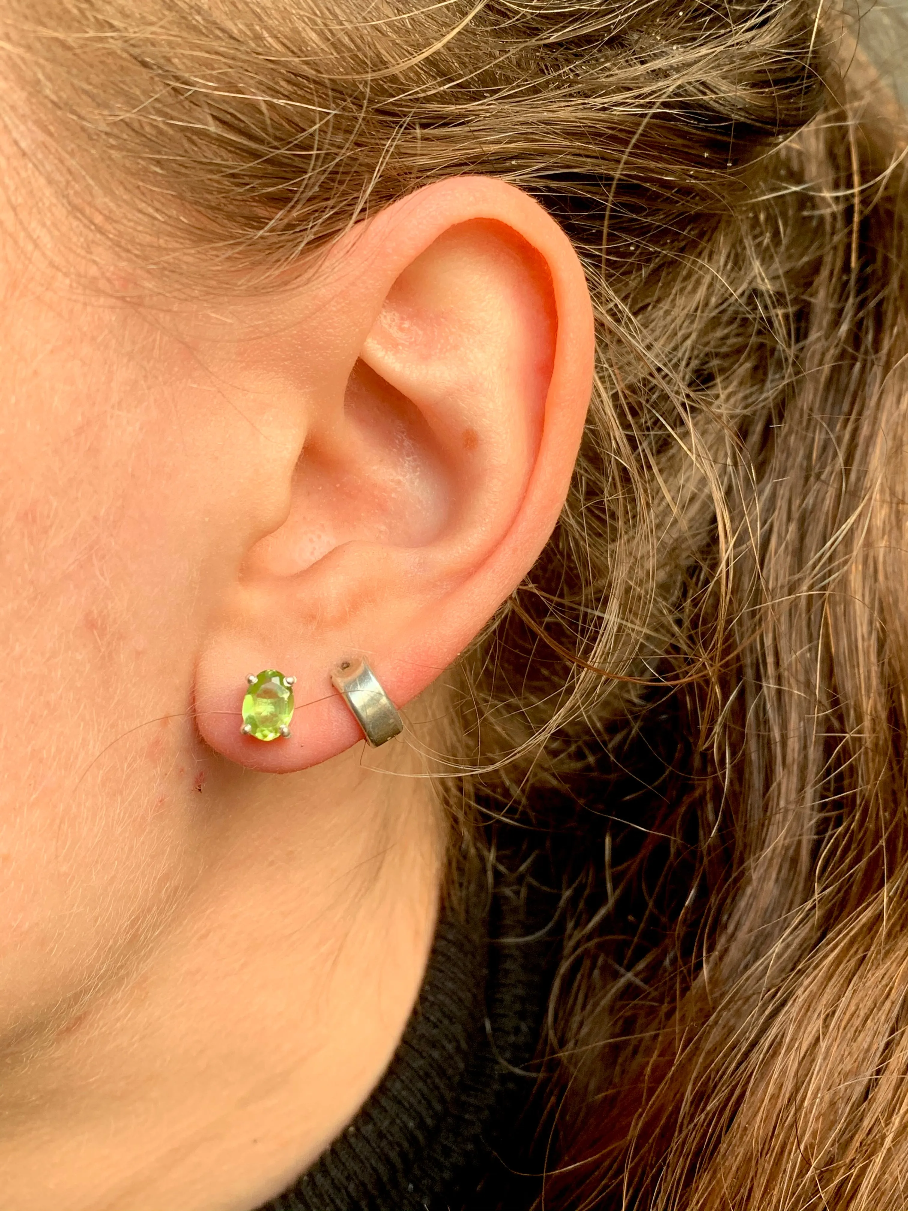 Peridot Sanaa Studs - Faceted Oval