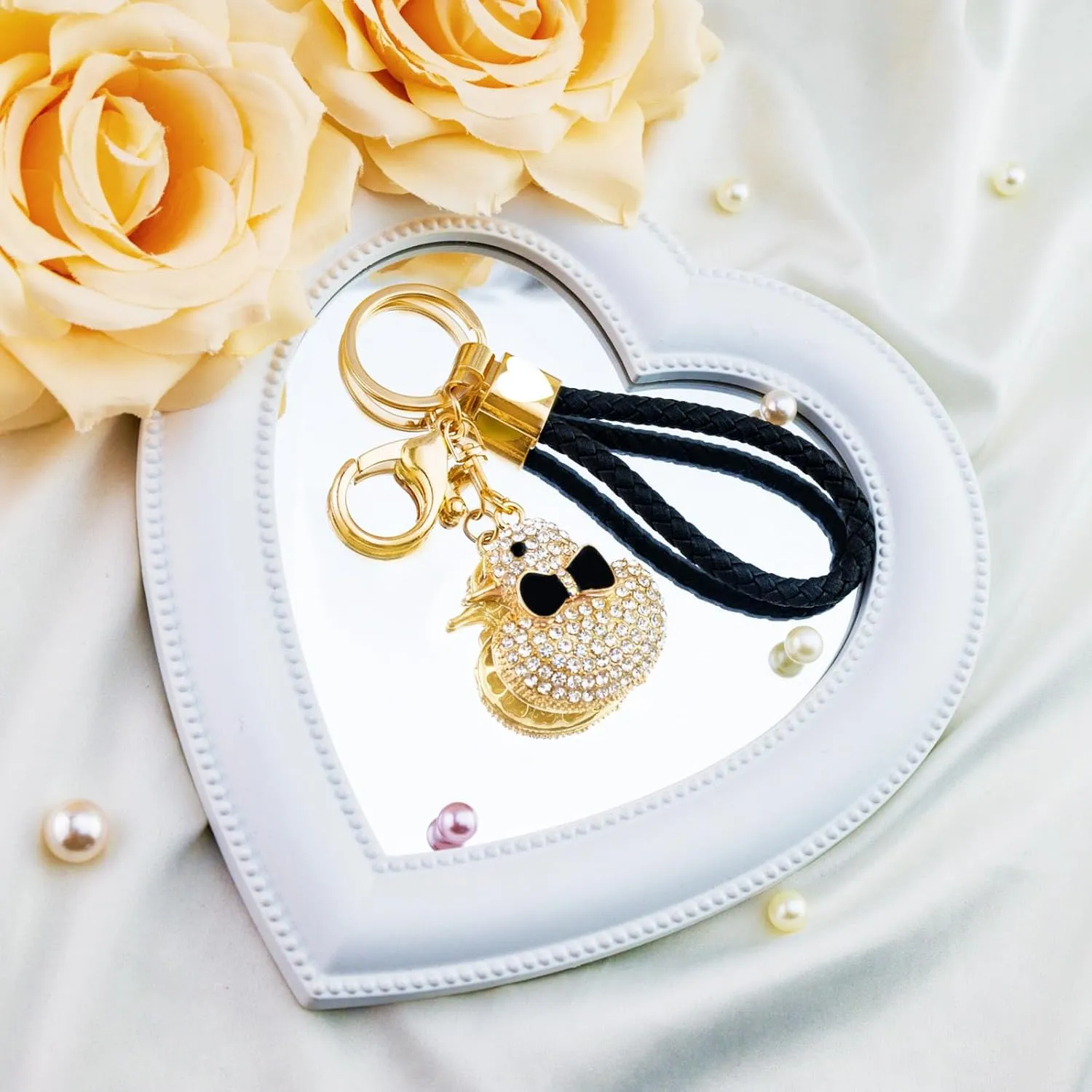Rhinestone Duck Keychain Cute Bling Novelty Key Chains for Women Bow Duck Pendant Accessories Handbag Bag Charms