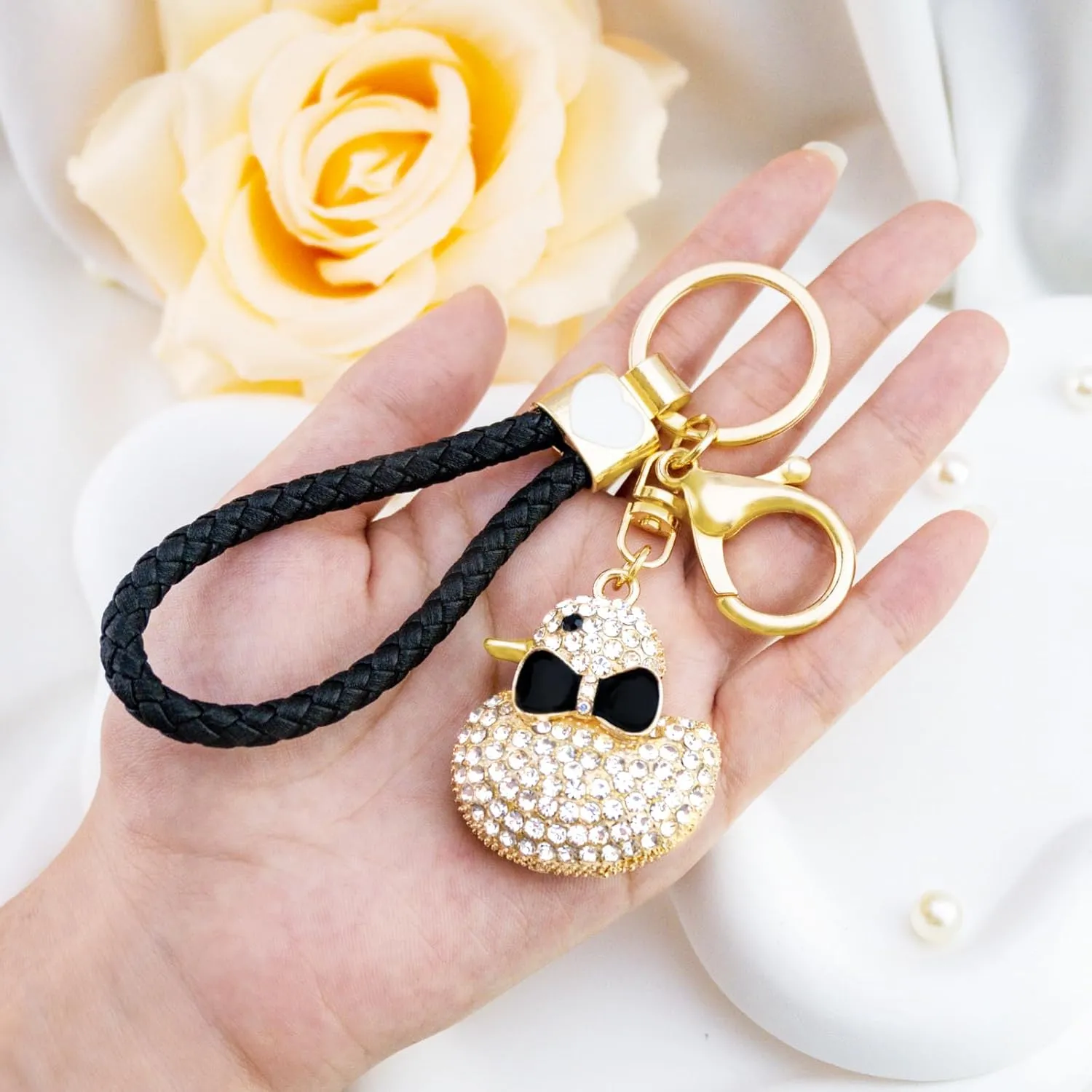Rhinestone Duck Keychain Cute Bling Novelty Key Chains for Women Bow Duck Pendant Accessories Handbag Bag Charms