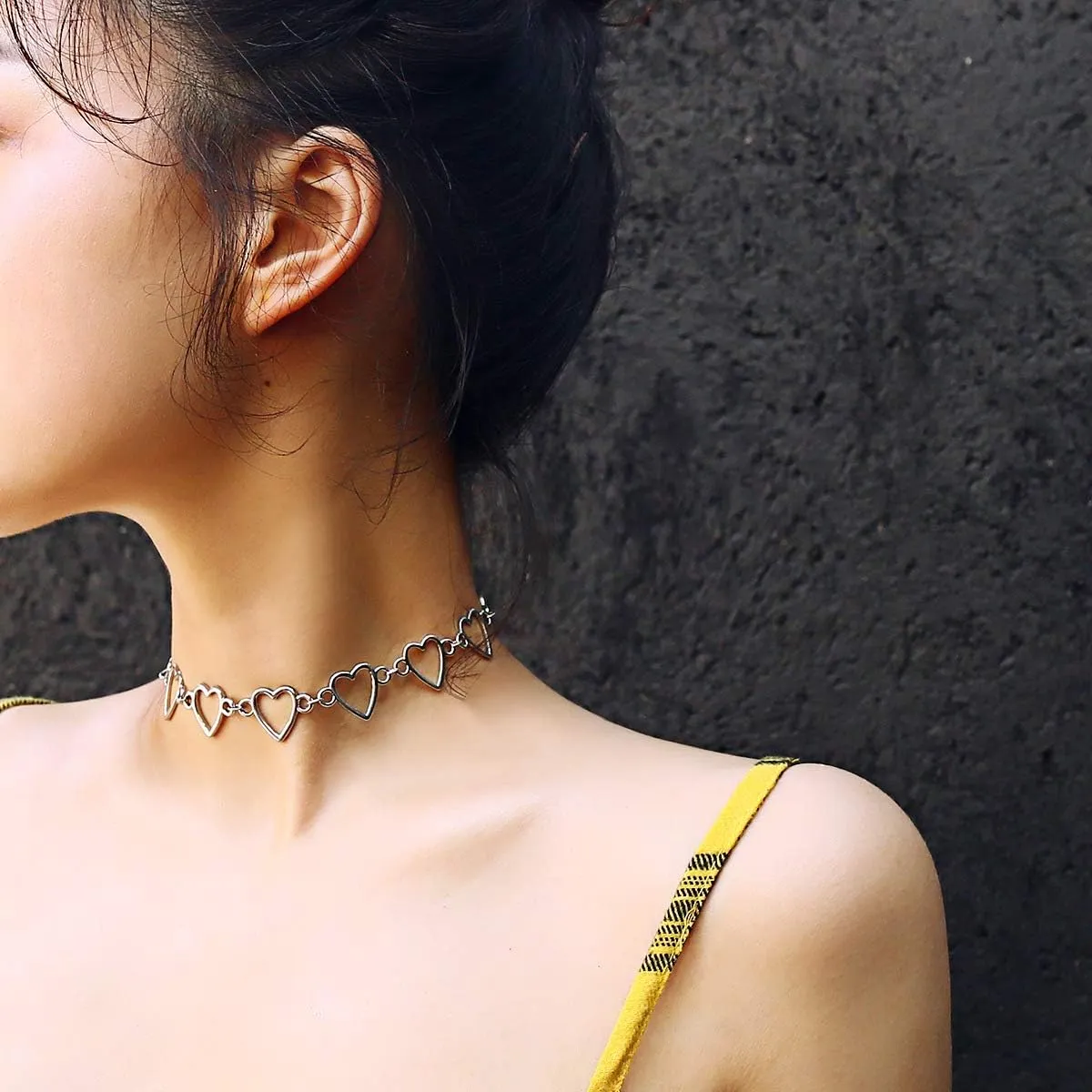Suyi Choker Necklace - Simple Geometric Circle Choker Statement Clavicle Necklace for Women Necklace Jewerly