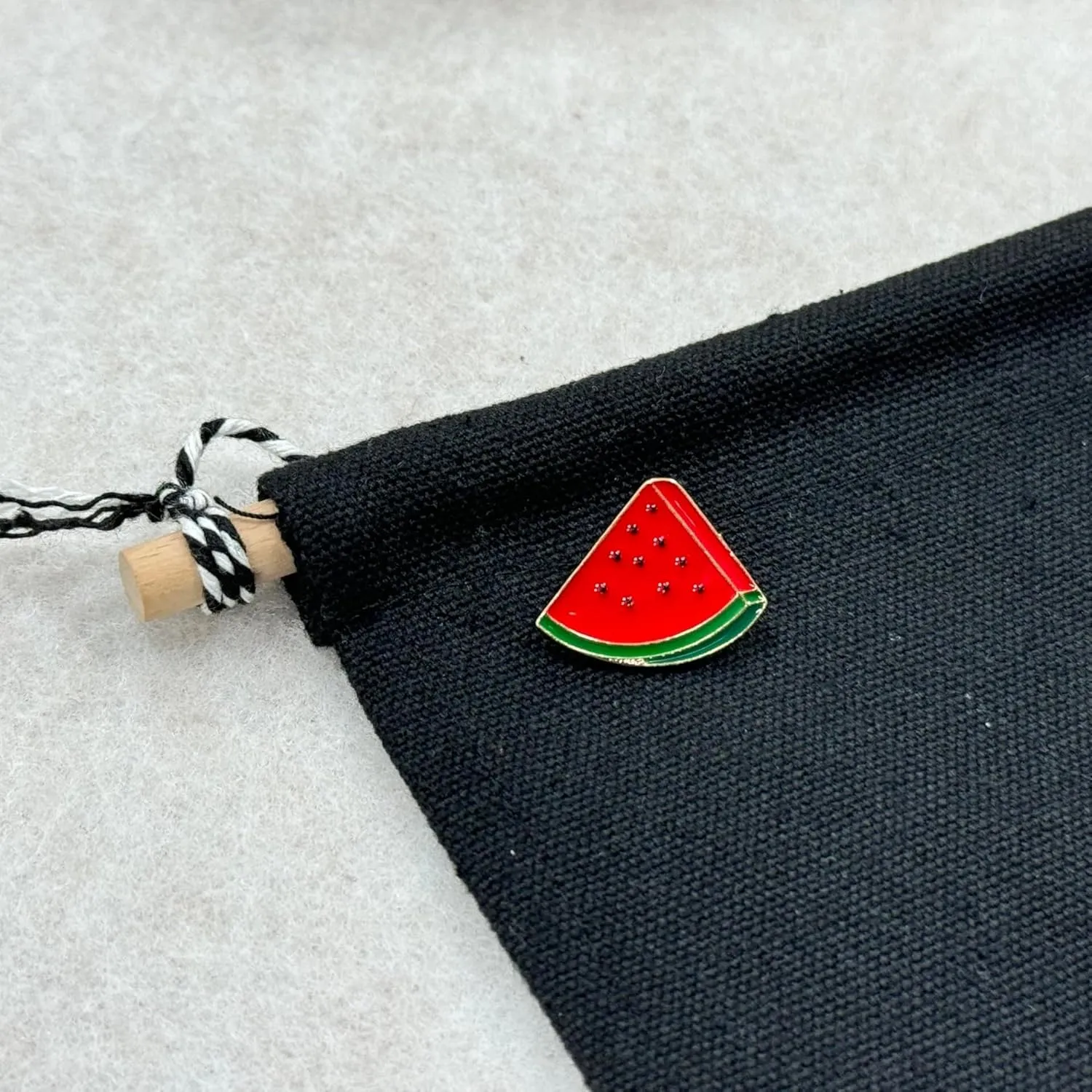 Sweet Watermelon Enamel Pin Brooch Lapel Pin Badge Students Fresh Art Enamel Pin Collection Art Brooches for Women Lapel Pins Badge Collar Jewelry
