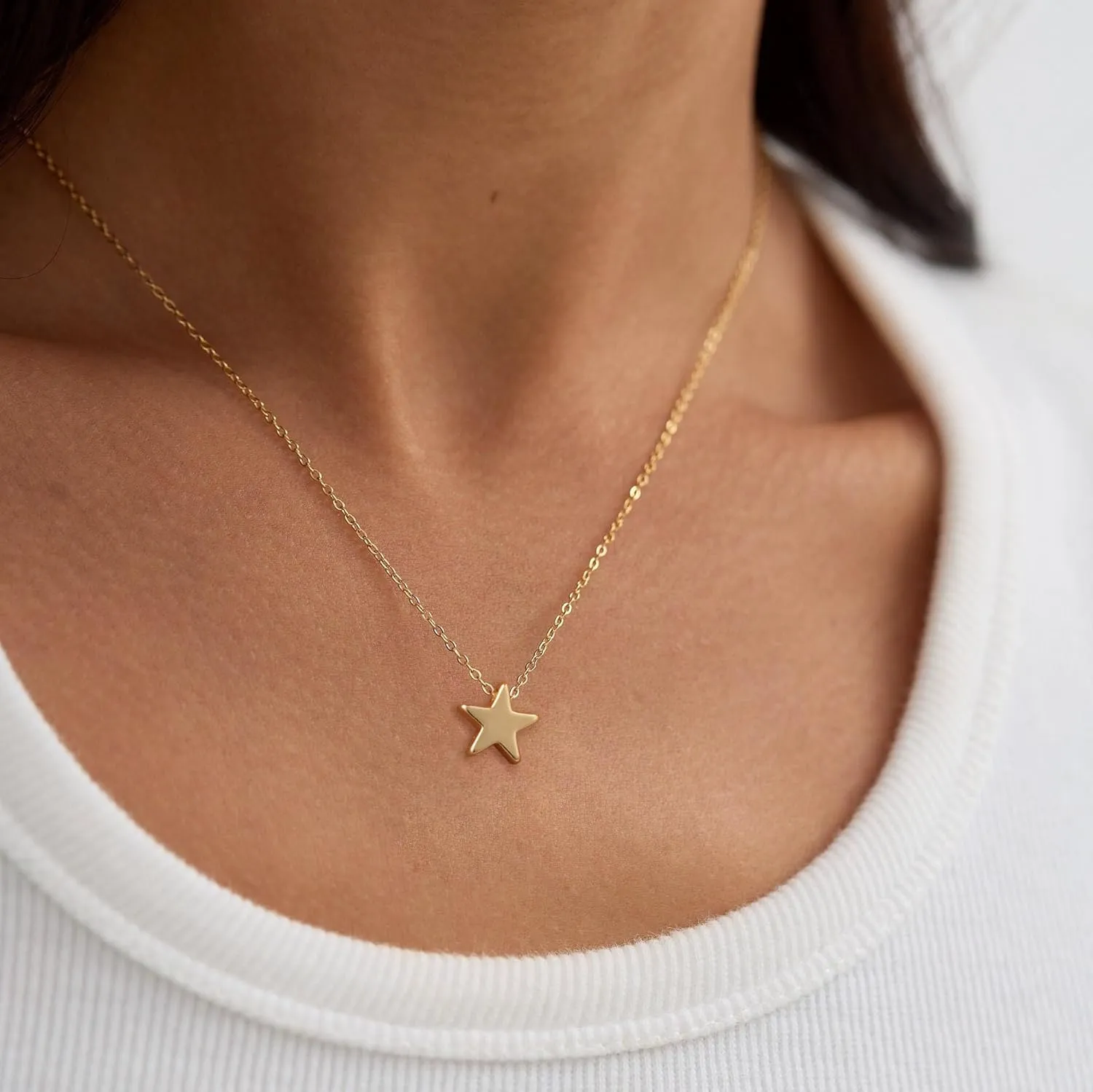 Valloey Rover Gold Necklace for Women 14K Gold Plated Circle Cubic Zirconia Pendant Necklace Dainty Twist Rope Chain Necklace Simple Jewelry Gift for Women