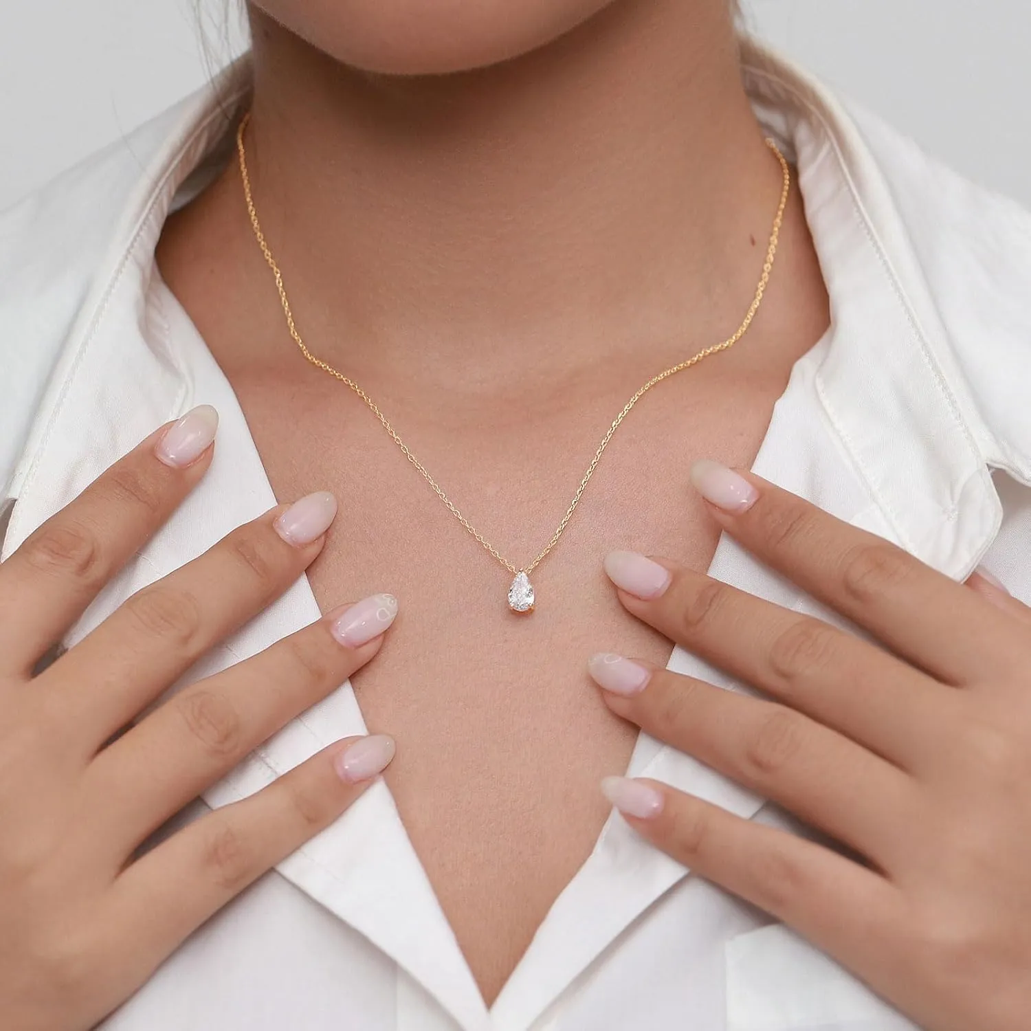 VRIUA Diamond Necklaces for Women, Dainty Gold/Silver Necklace 14K Gold/White Gold Plated Layered Necklace Simple Diamond Gold Necklace for Women Trendy Jewelry