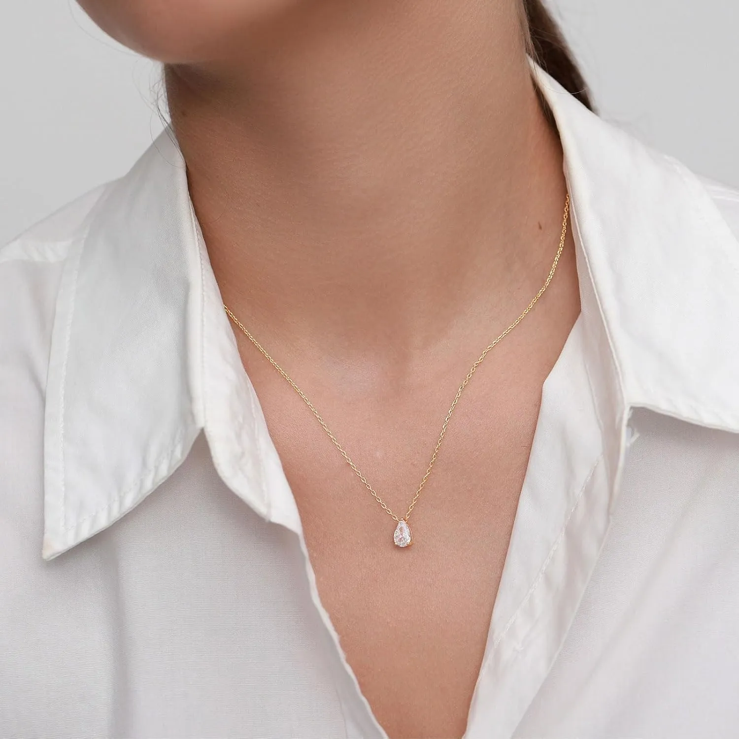 VRIUA Diamond Necklaces for Women, Dainty Gold/Silver Necklace 14K Gold/White Gold Plated Layered Necklace Simple Diamond Gold Necklace for Women Trendy Jewelry